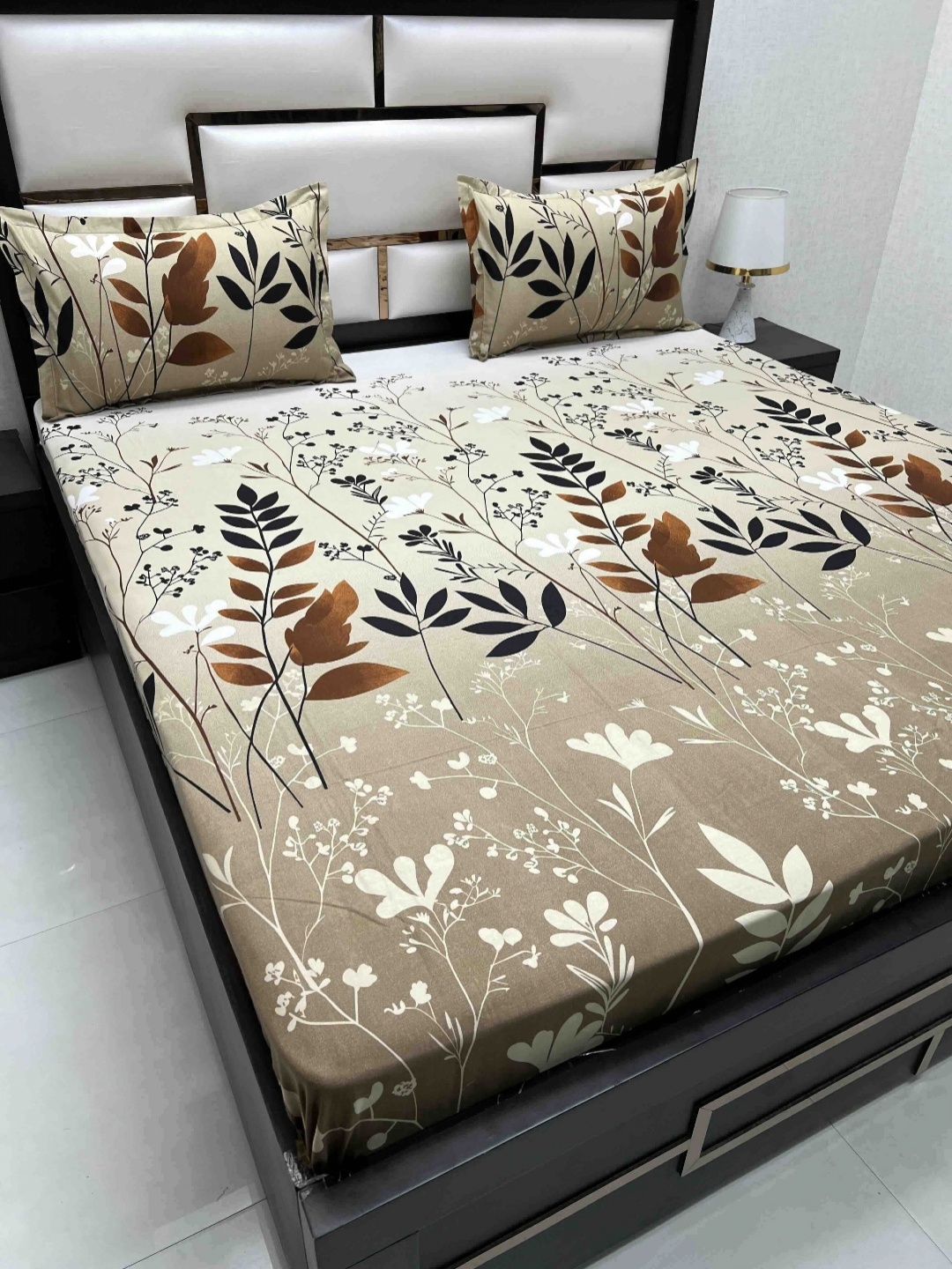 

Pure Decor Brown & White Floral 240 TC Pure Cotton Queen Bedsheet Set 2.26 m x 2.56 m