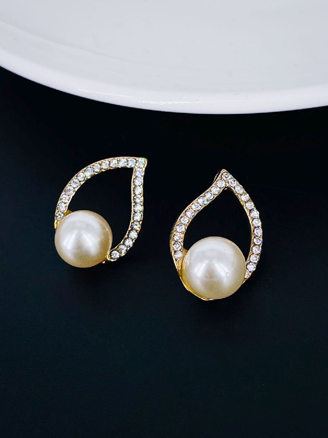 

ZIVOM Contemporary Studs Earrings, Gold