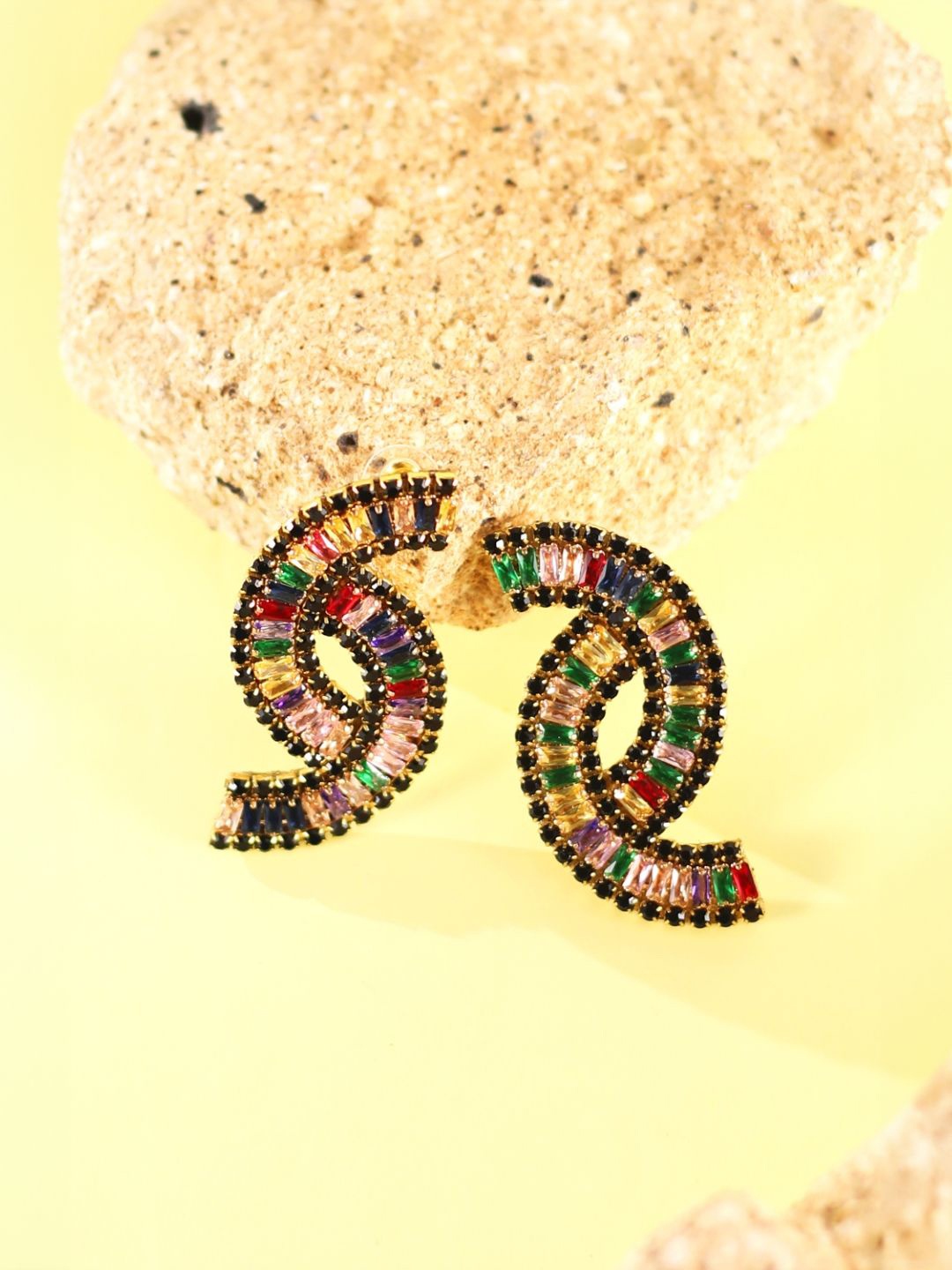 

KPOP Contemporary Studs Earrings, Gold