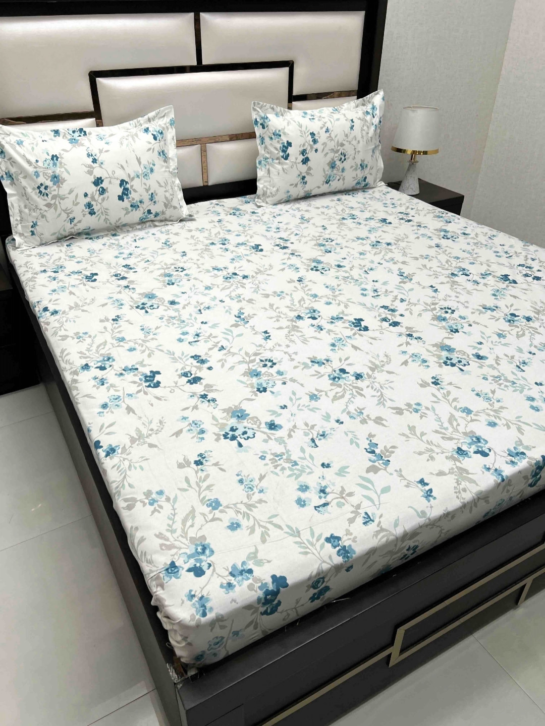 

Pure Decor Royal Passion Teal Floral 350 TC Pure Cotton Queen Bedsheet Set-2.27 m x 2.55 m, White