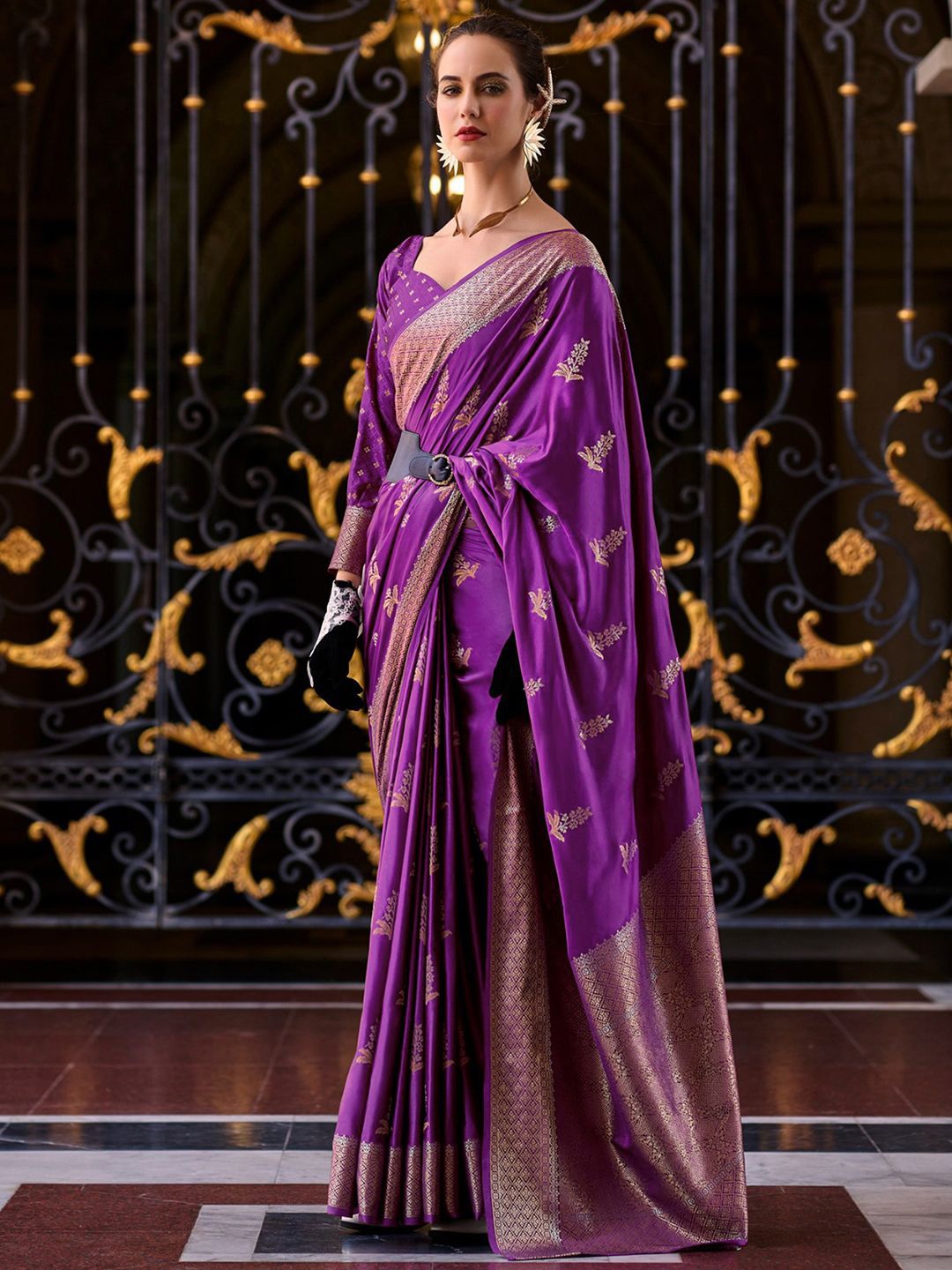

Satrani Ethnic Motifs Woven Design Zari Pure Silk Kanjeevaram Saree, Purple