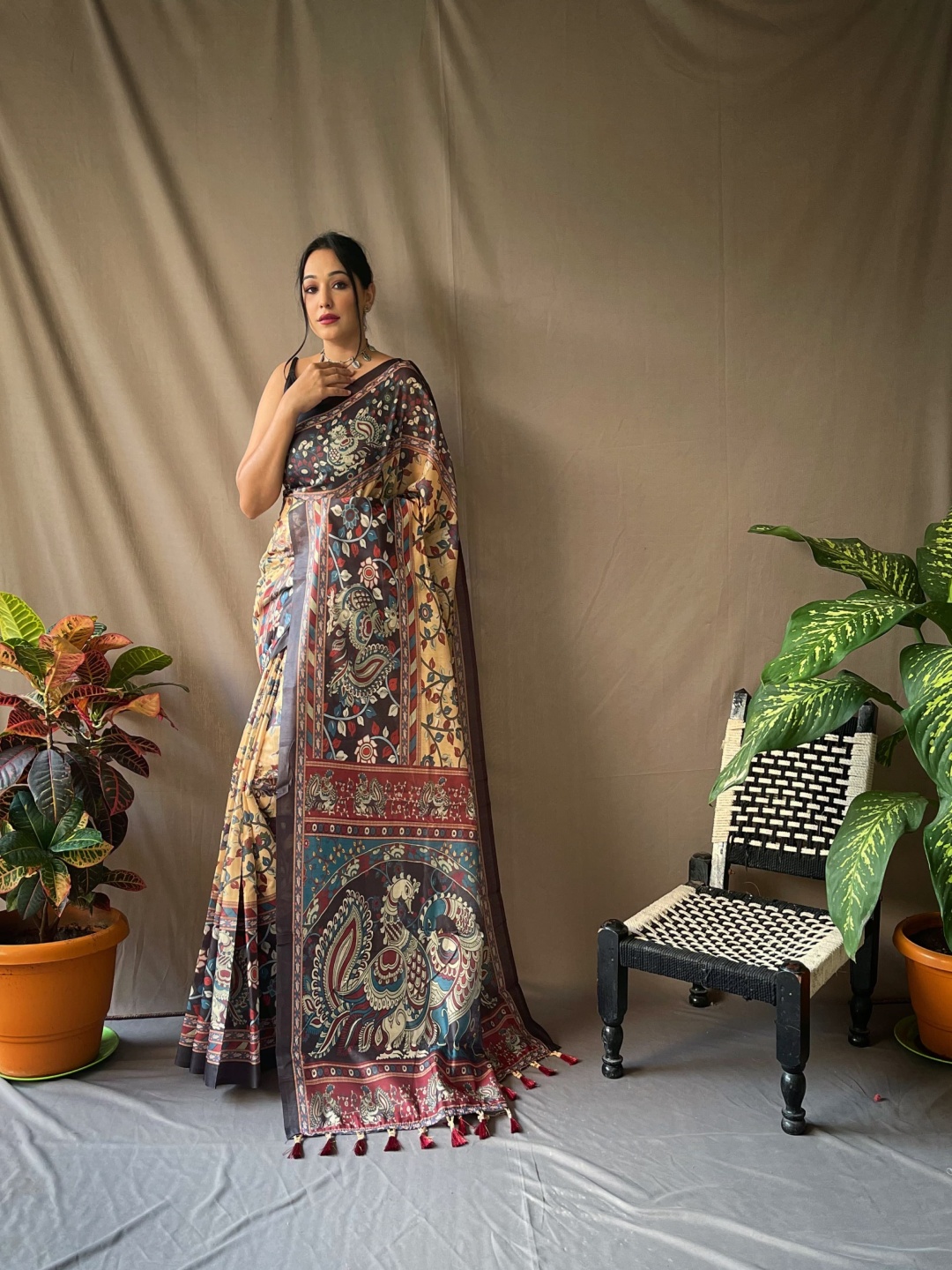 

STAVA CREATION Floral Pure Cotton Kanjeevaram Saree, Yellow