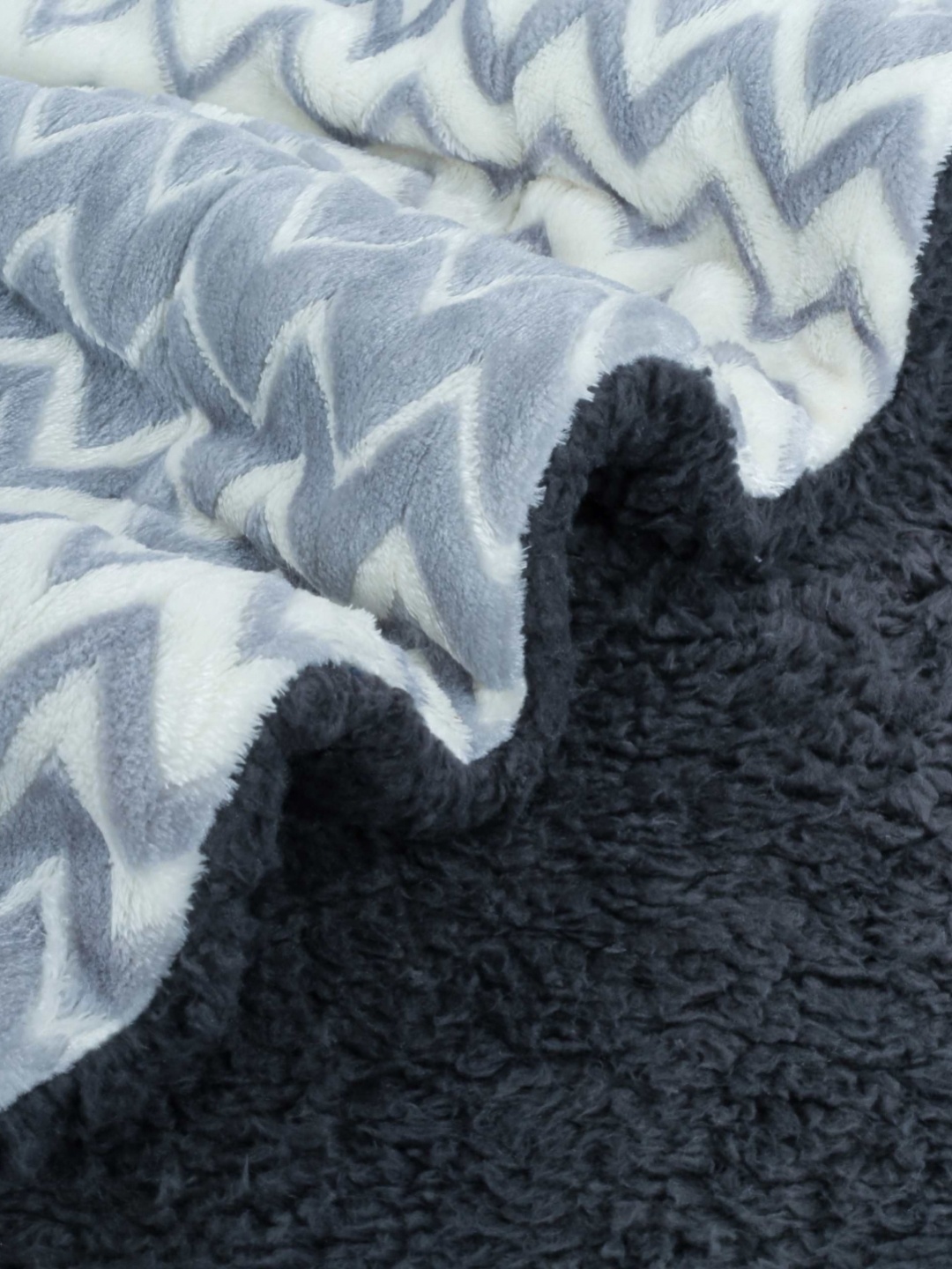

bsb home Grey & Cream-Coloured Heavy Winter 500 GSM Double Bed Blanket