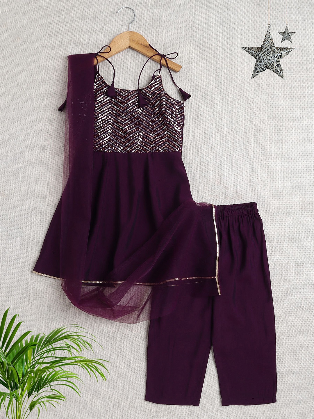 

The Magic Wand Girls Ethnic Motifs Embroidered Regular Sequinned Kurta with Trousers & With Dupatta, Purple