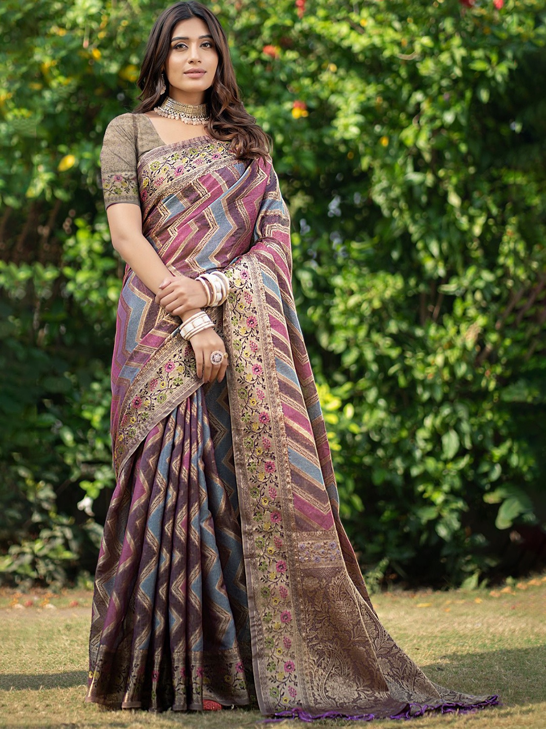 

ISHIKA FAB Woven Design Zari Organza Banarasi Saree, Purple