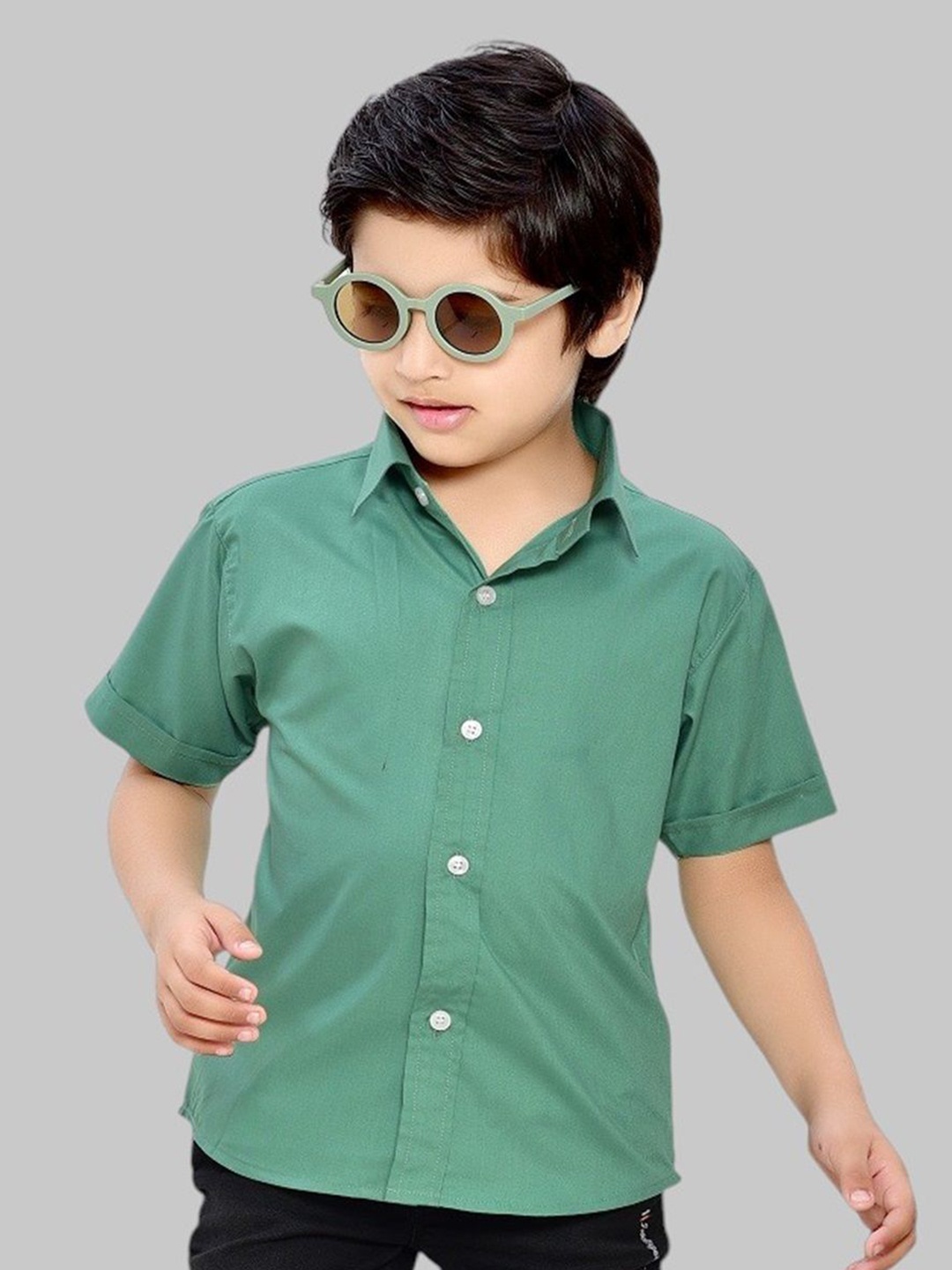 

BAESD Boys Comfort Spread Collar Solid Cotton Casual Shirt, Green