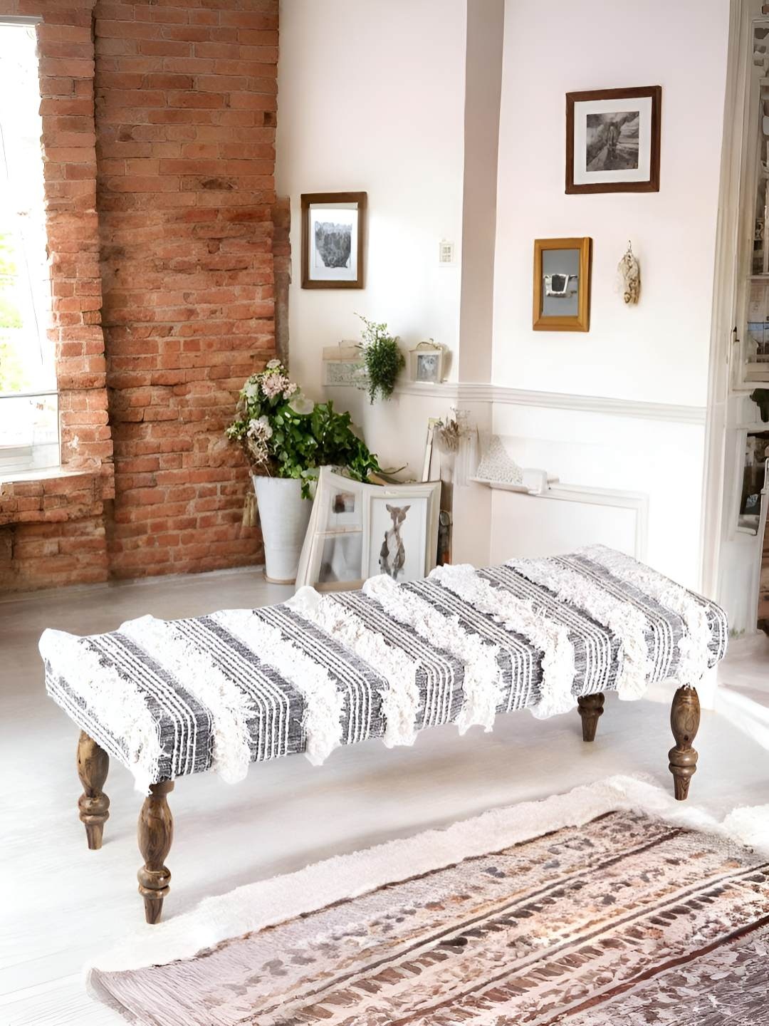 

Ikiriya Grey & White Wood Accent 3 Seater Bench