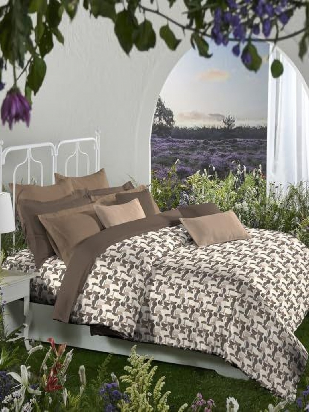 

MYTRIDENT Brown & Beige Floral 144 TC King Bedsheet with 2 Pillow Covers