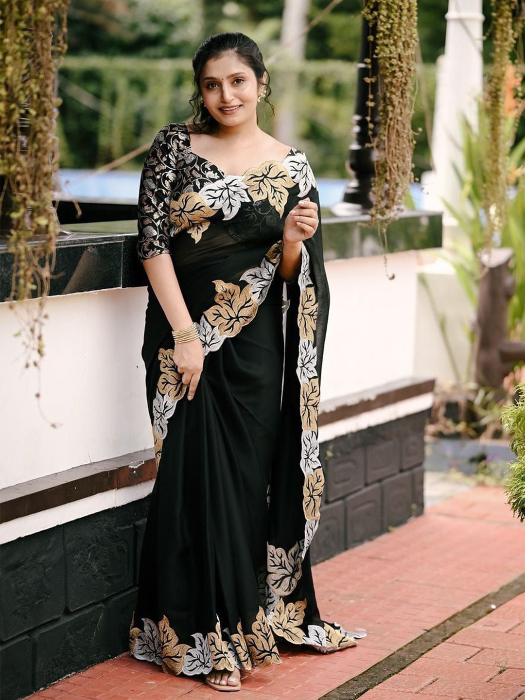 

STAVA CREATION Woven Design Pure Chiffon Ikat Saree, Black