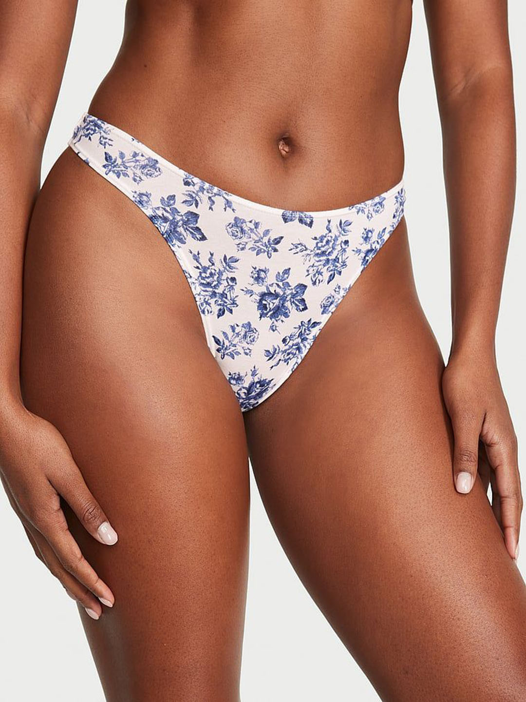 

Victoria's Secret Floral Printed Thongs Briefs 112020105ZAY, White