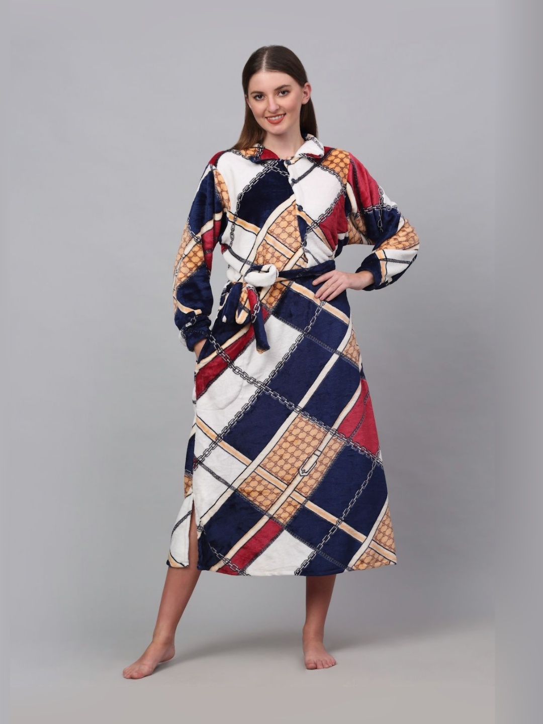 

KLOTTHE Printed Woolen Bath Robe With Belt, White