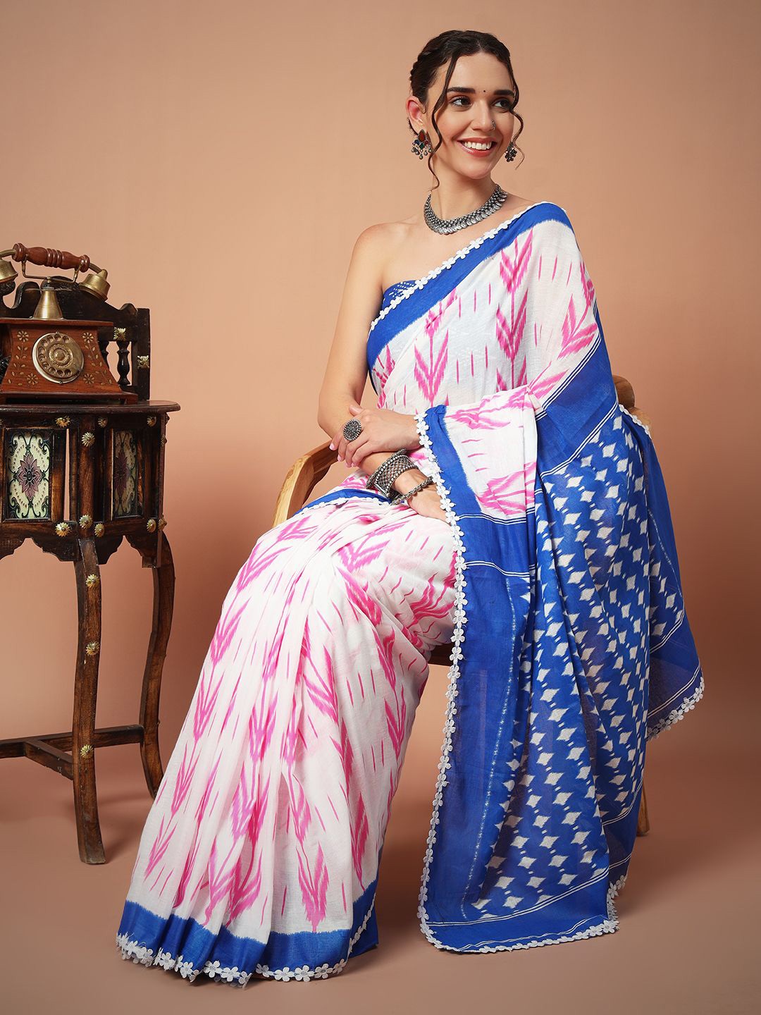 

Anouk Floral Pure Cotton Block Print Saree, White