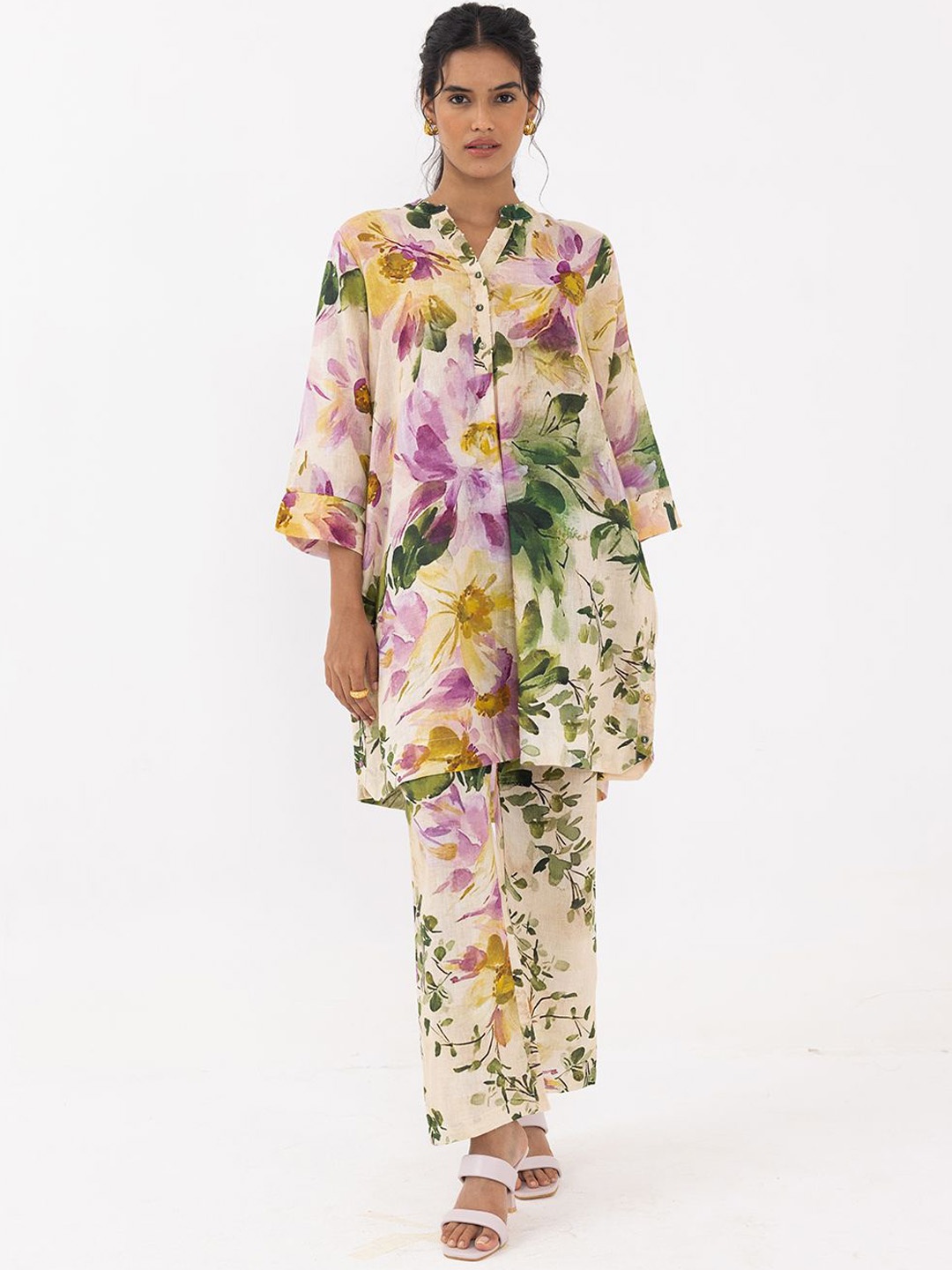 

THR3Letter Floral Printed Mandarin Collar Three-Quarter Sleeves Linen Top & Trouser, Off white