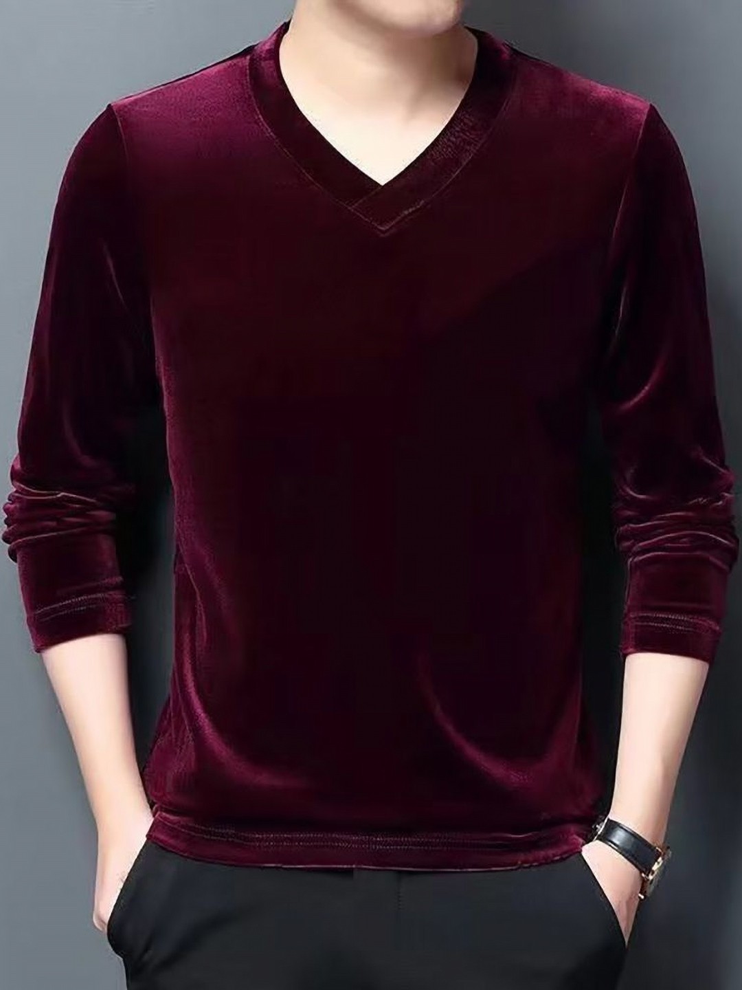 

StyleCast x Revolte Men Solid V-Neck T-shirt, Purple