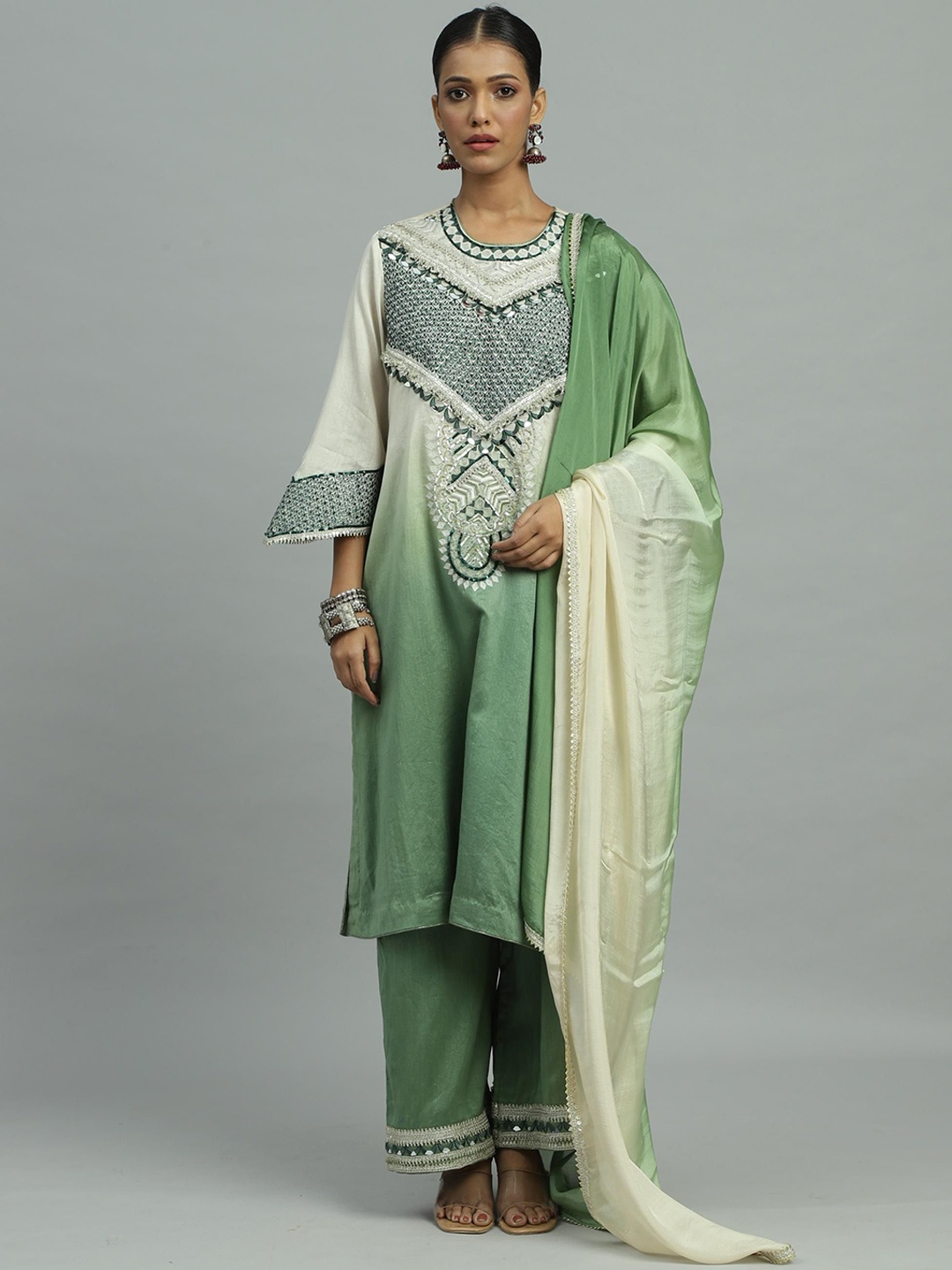 

Siyona by Ankurita Women Ethnic Motifs Embroidered Regular Sequinned Chanderi Silk Kurta with Trousers &, Green
