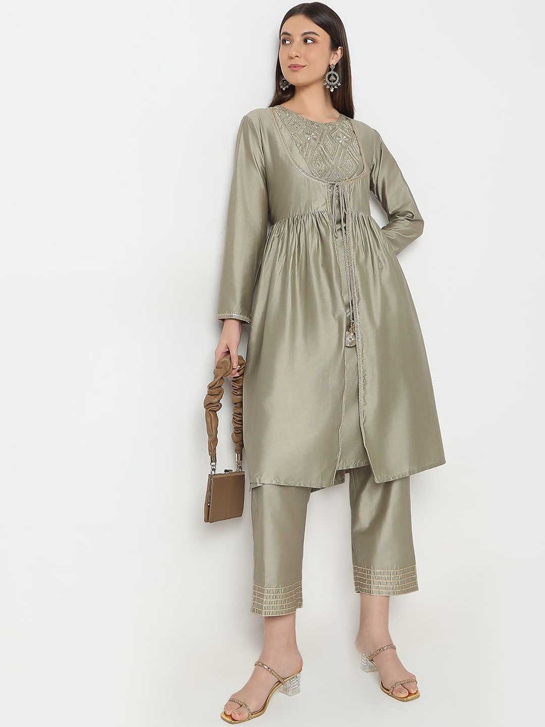 

Ethnicity Women Embroidered Flared Sleeves Anarkali Kurta, Grey