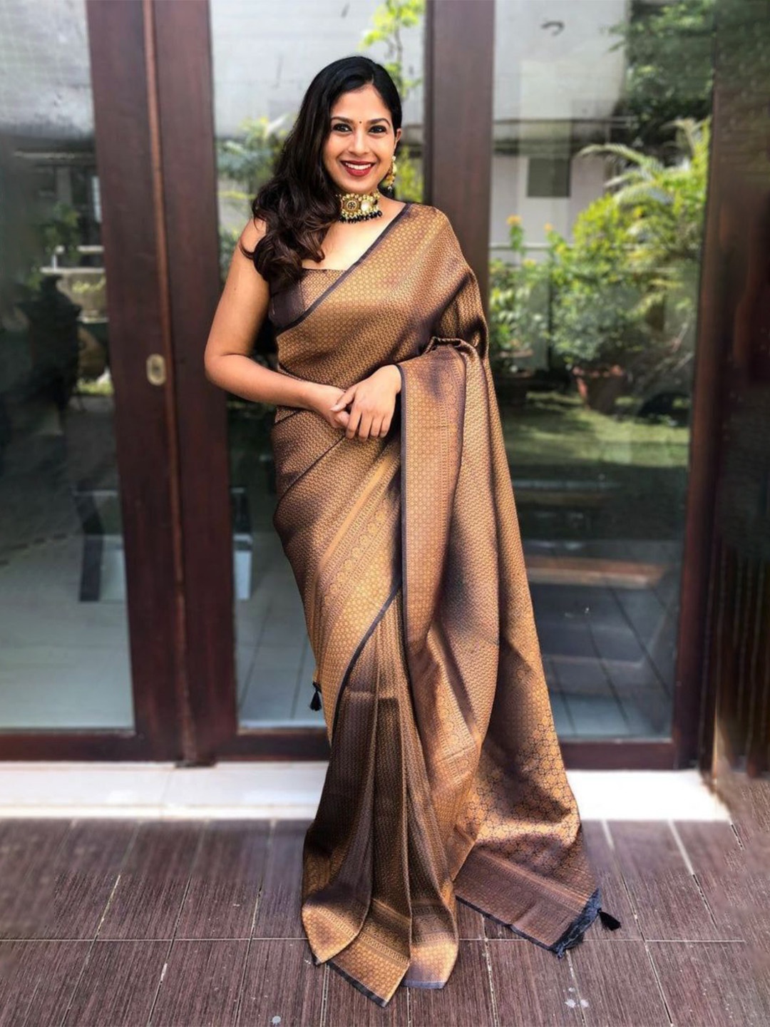 

Jinax Woven Design Zari Pure Silk Banarasi Saree, Black