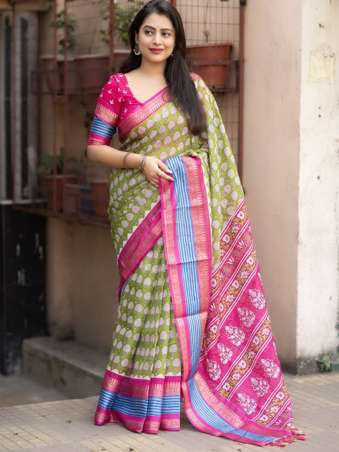 

STAVA CREATION Ethnic Motifs Jute Cotton Kota Saree, Lime green