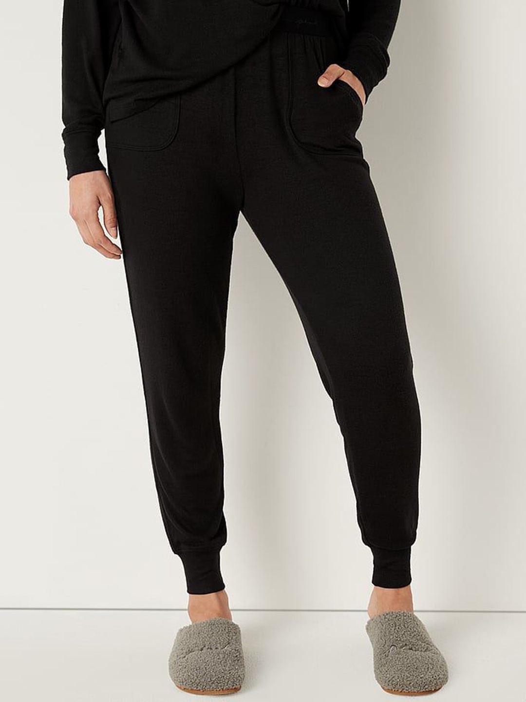 

Victoria's Secret Outer Elastic Joggers Lounge Pants, Black