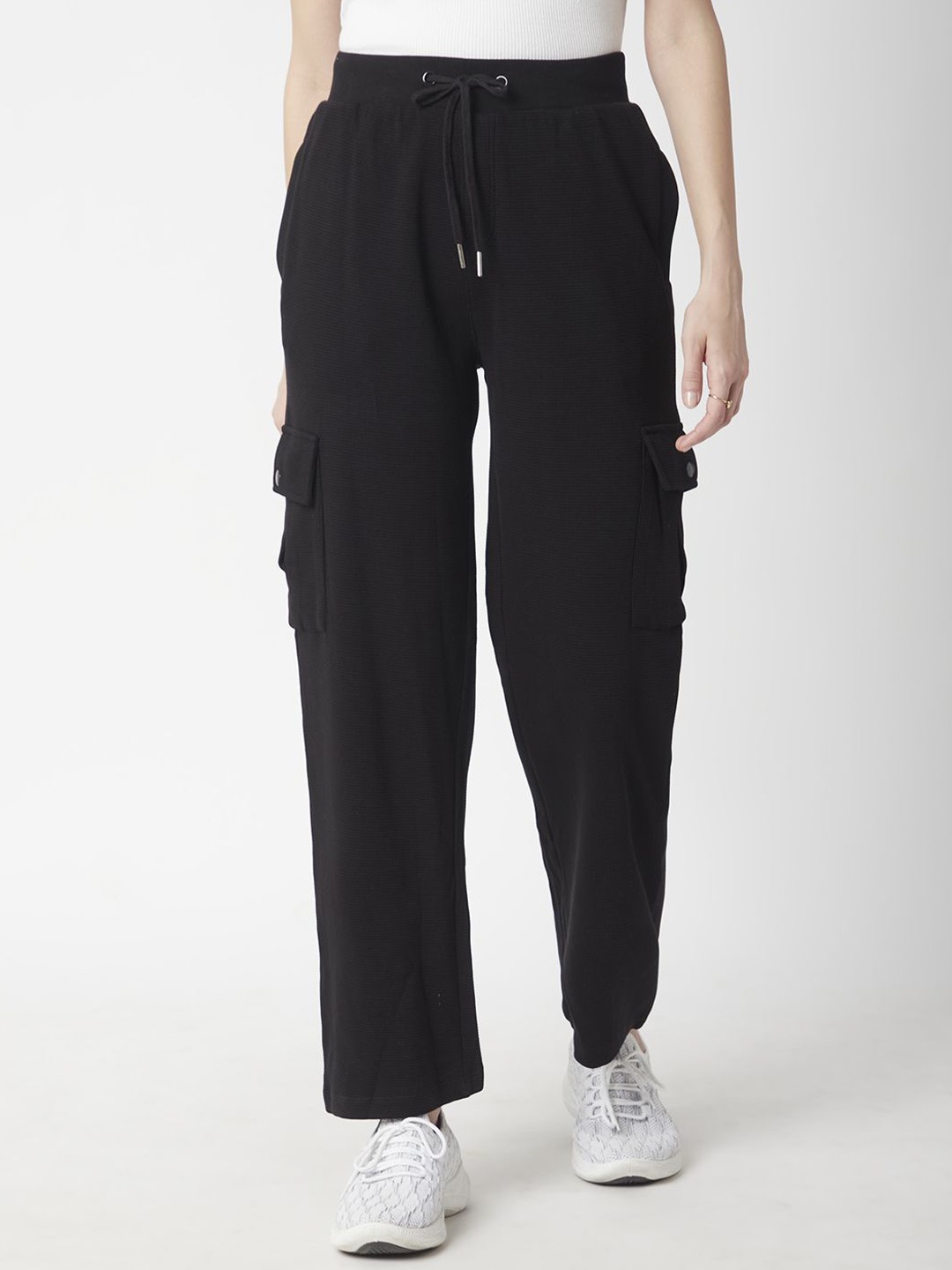 

R&B Women Women Low-Rise Cotton Cargos Trousers, Black