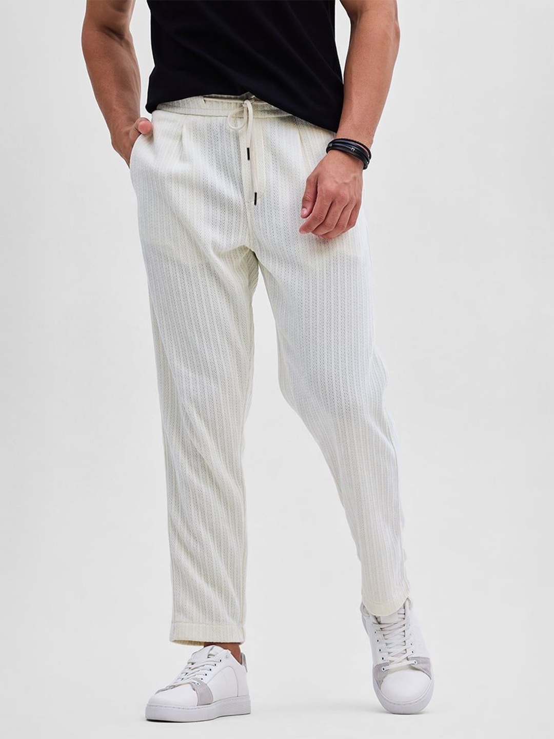 

Snitch Men Classic Pleated Trousers, Off white