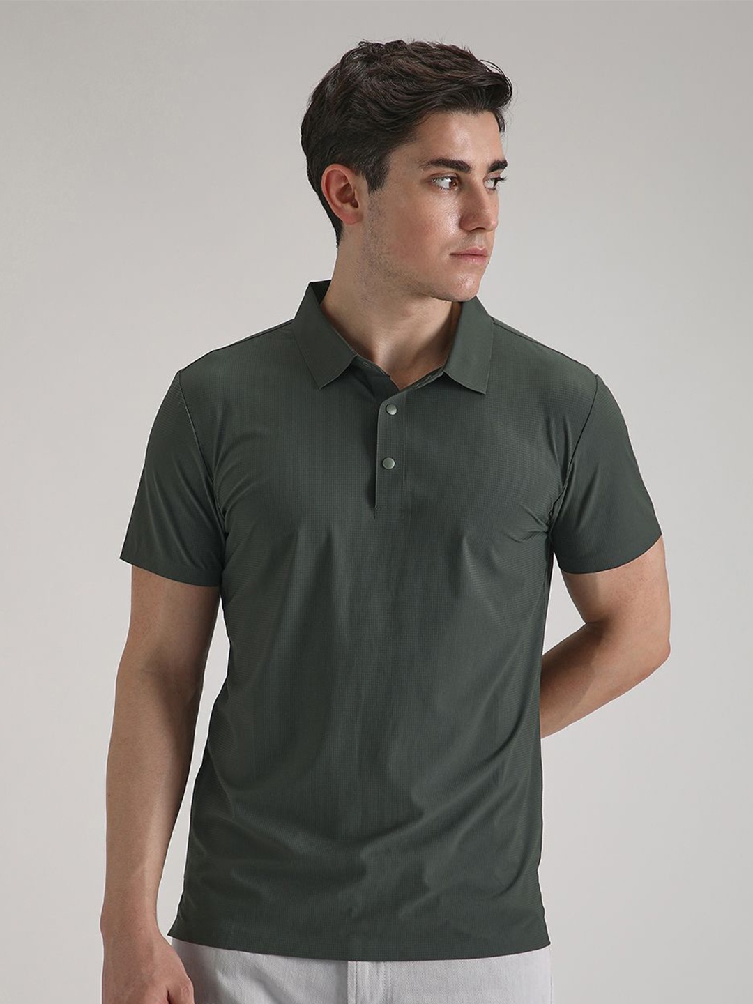 

Banana Club Men Polo Collar Slim Fit T-shirt, Green