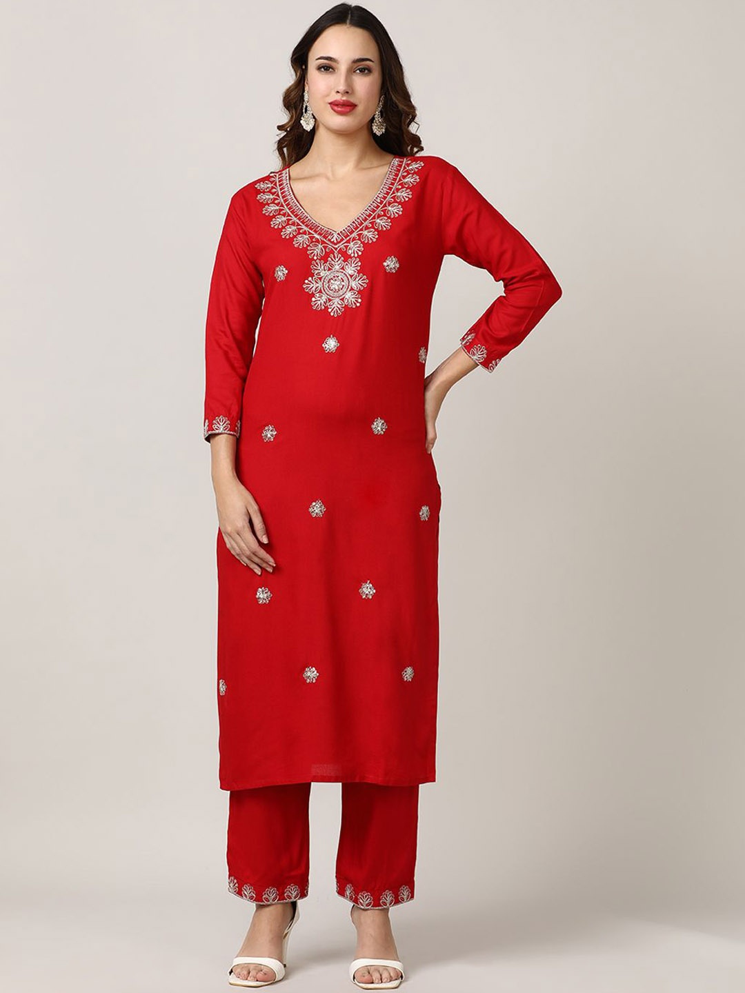 

Jaipur Kurti Women Floral Embroidered Regular Thread Work Kurta with Trousers, Maroon