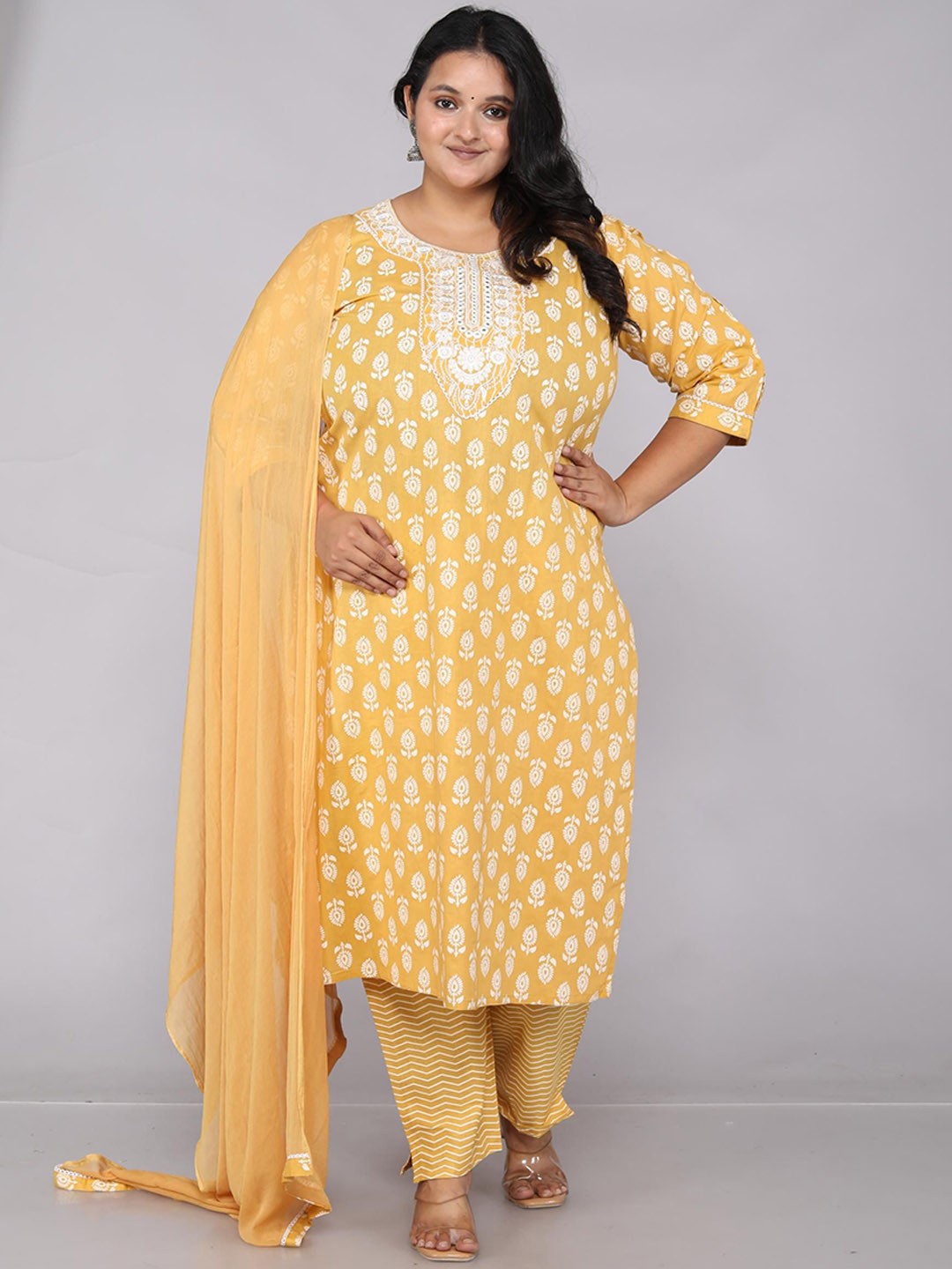 

HIGHLIGHT FASHION EXPORT Women Floral Printed Regular Pure Cotton Kurta with Trousers & With Dupatta, Yellow