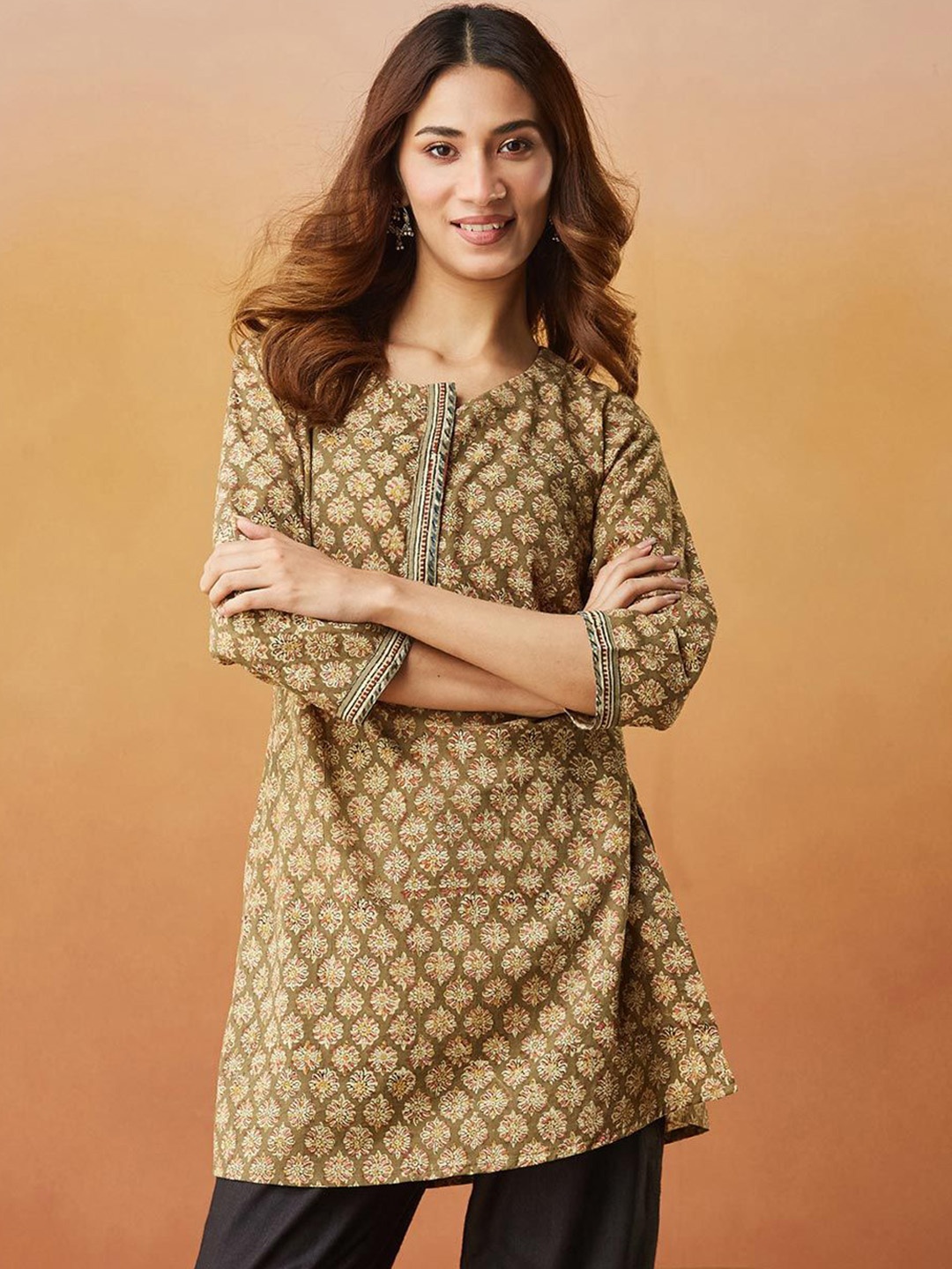 

Fabindia Women Ethnic Motifs Printed Sequinned Kurta, Green