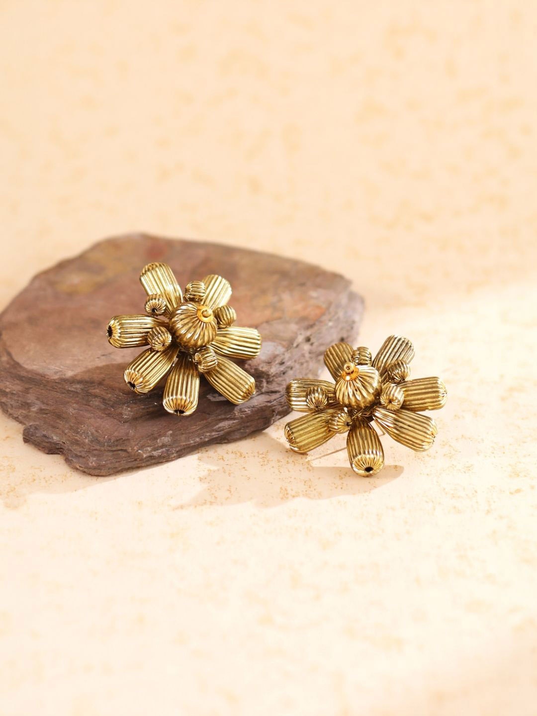 

KPOP Contemporary Studs Earrings, Gold
