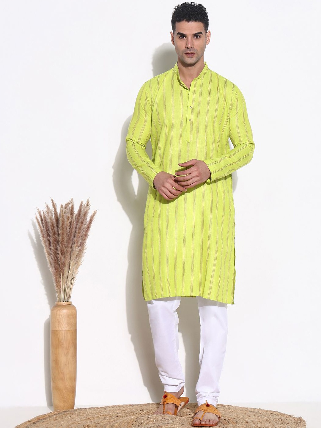 

SHOWOFF Men Striped Regular Kurta with Trousers, Green