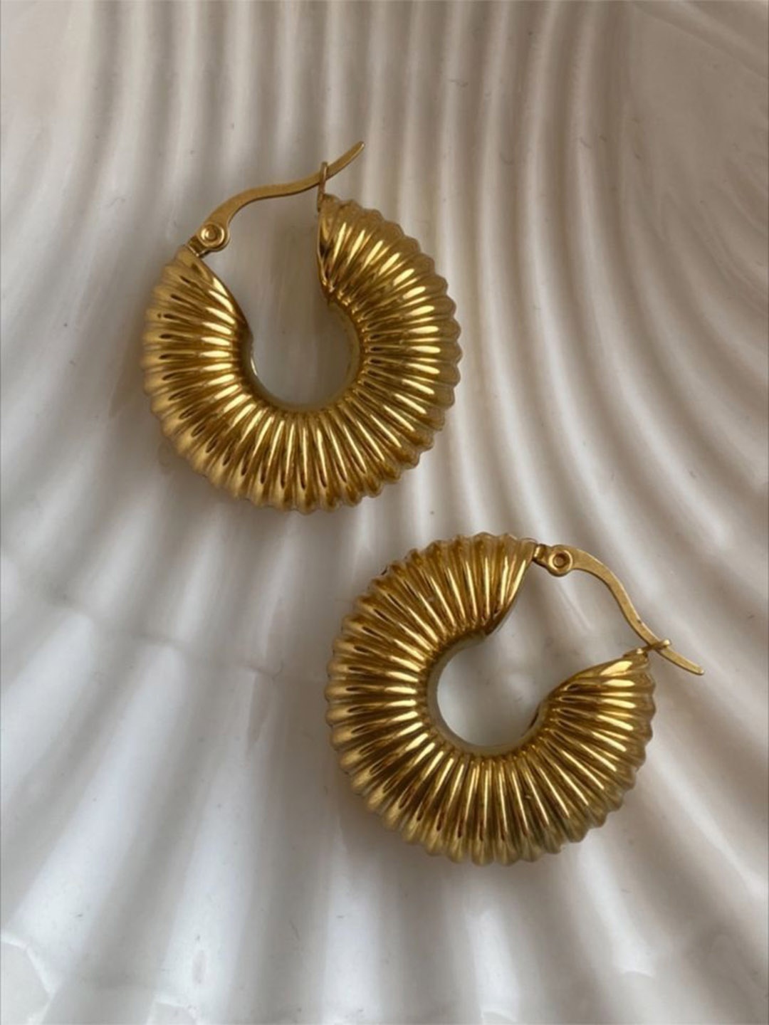 

ANJNI CREATION Heart Shaped Drop Earrings, Gold
