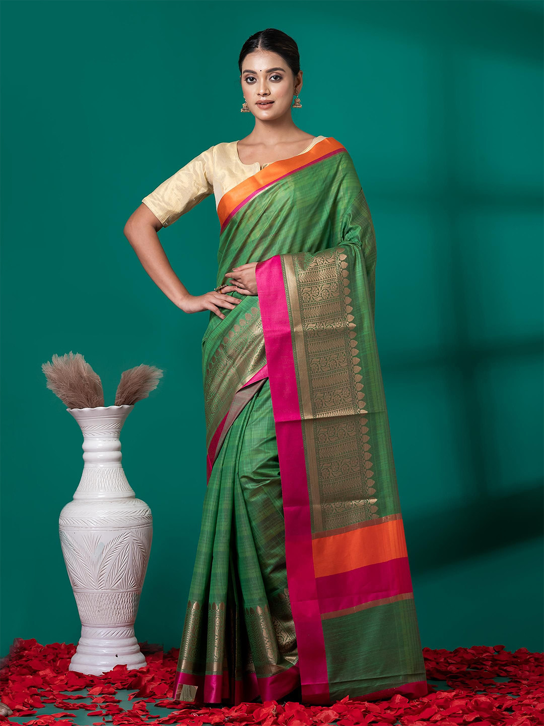 

VIBHAVARI Woven Design Zari Silk Cotton Saree, Green