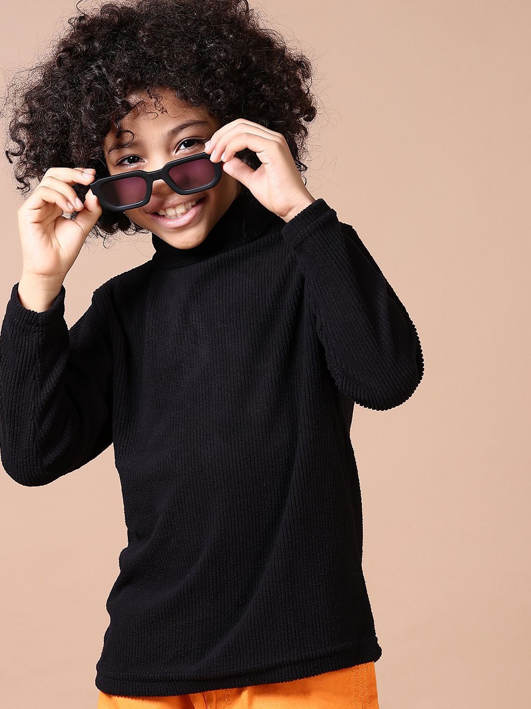 

V-Mart Boys Pullover, Black