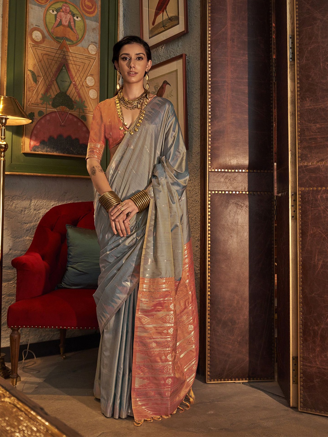 

elora Woven Design Saree With Zari Border, Grey