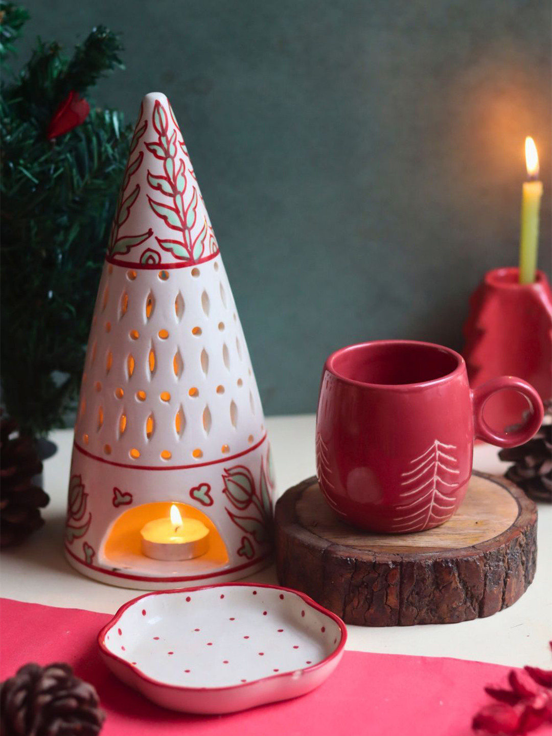 

WEAVING HOMES Set Of 3 Red & White Printed Home Gift Sets