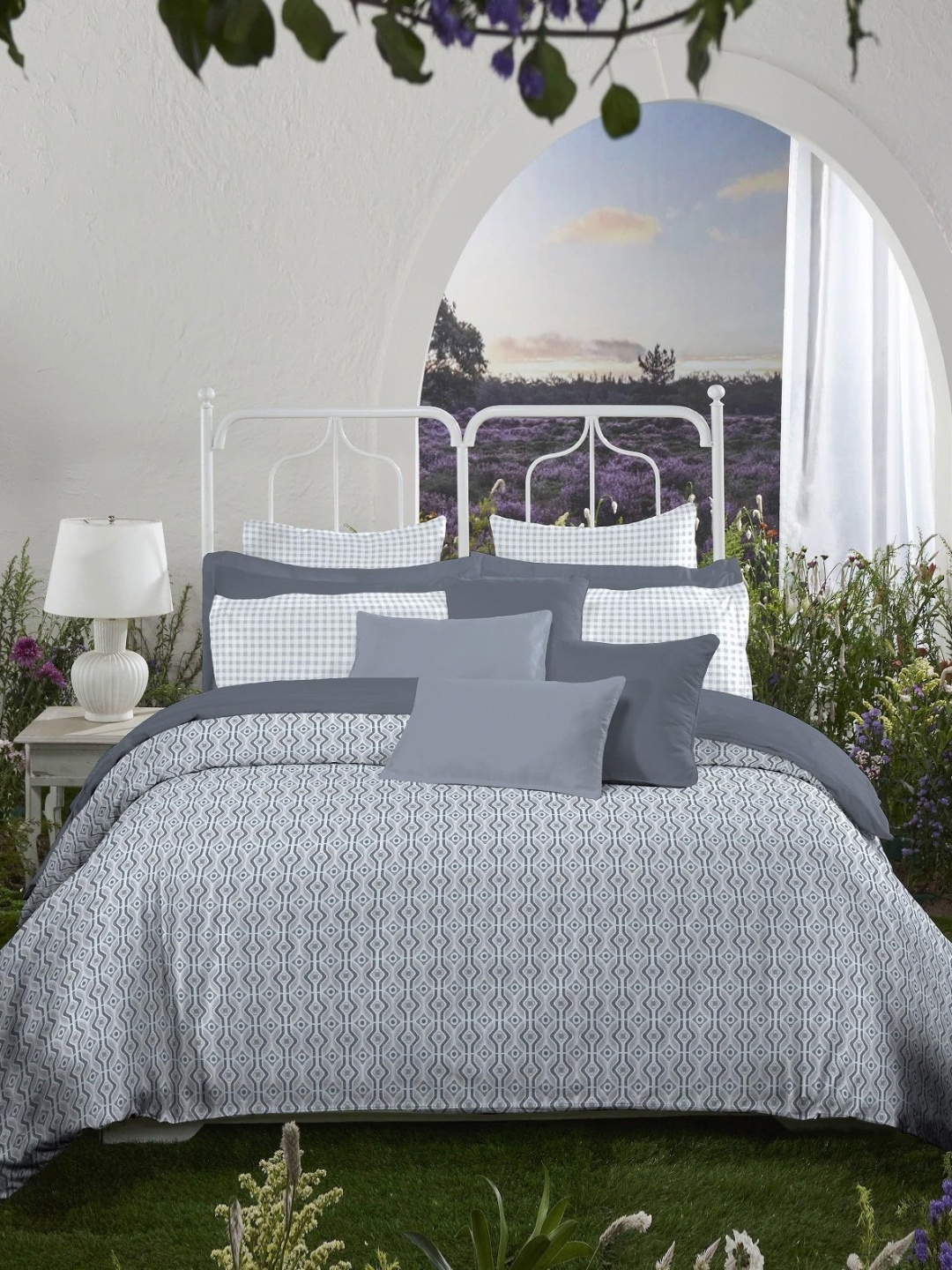 

MYTRIDENT Grey & White Floral 144 TC King Bedsheet with 2 Pillow Covers