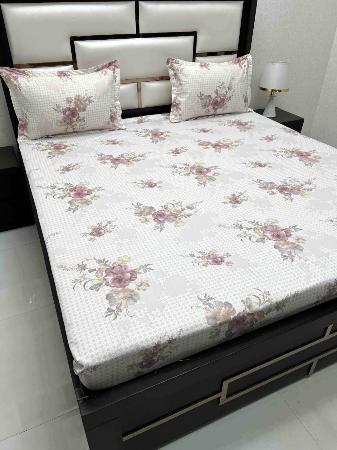 

Pure Decor Royal Passion Pink Floral Cotton 240 TC Queen Bedsheet Set 2.25 m x 2.56 m