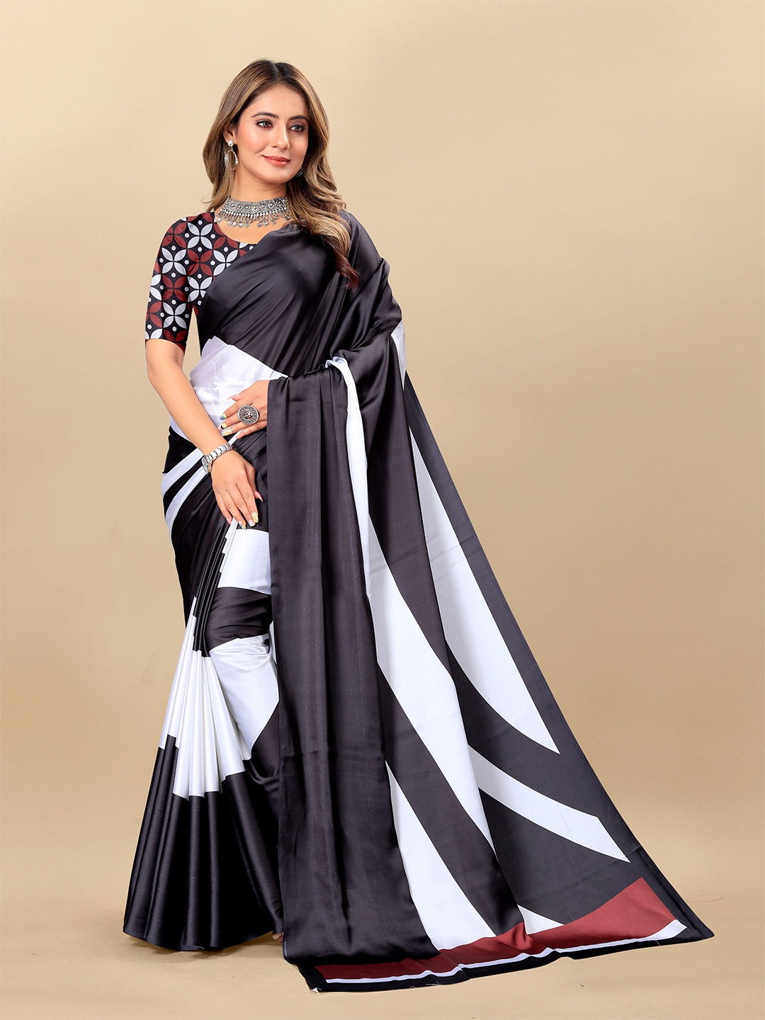 

Anouk Women Colourblocked Satin Saree With Blouse Piece, Black