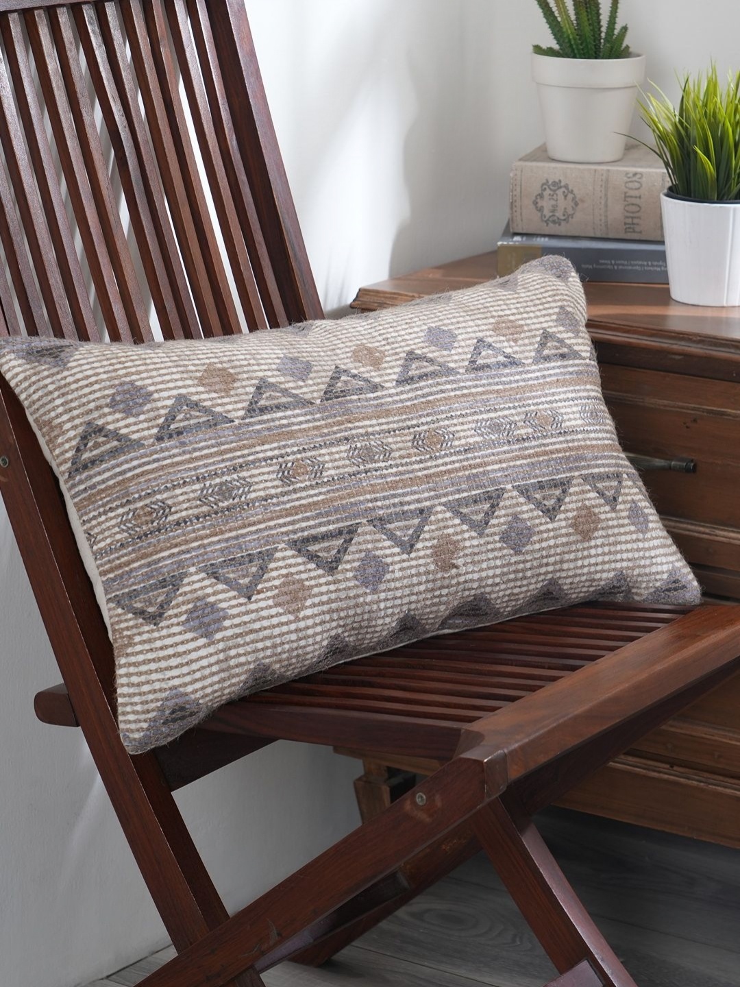 

MASPAR Indigenous Artisan Beige & Grey Woven Design Cotton Rectangle Cushion Cover