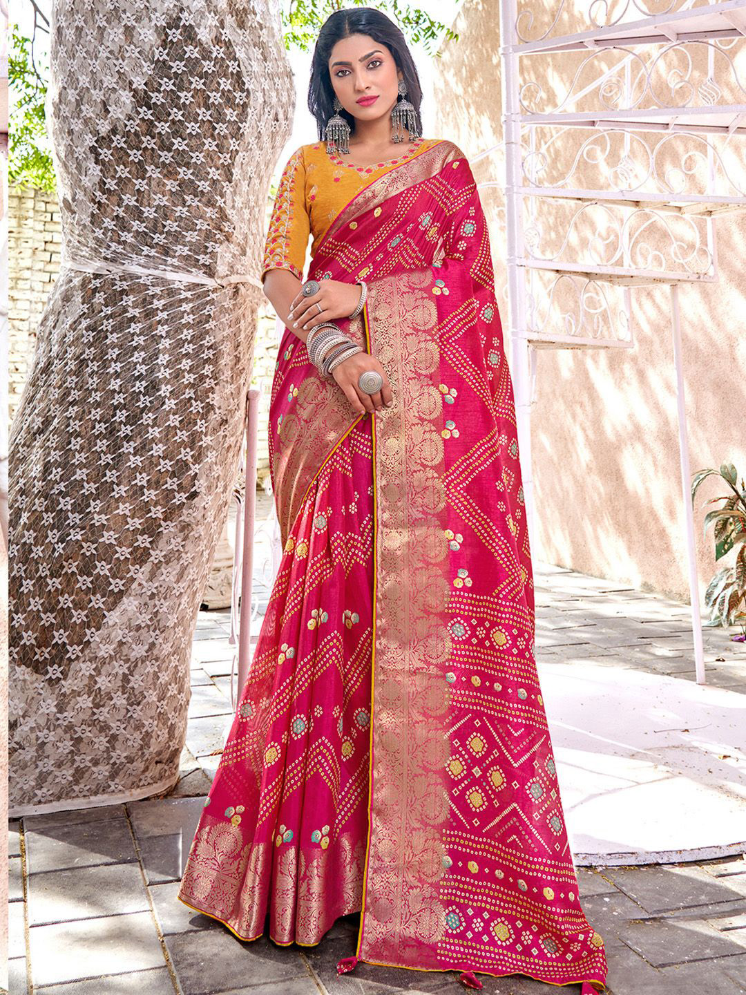 

Saree mall Bandhani Zari Bandhani Sarees, Pink