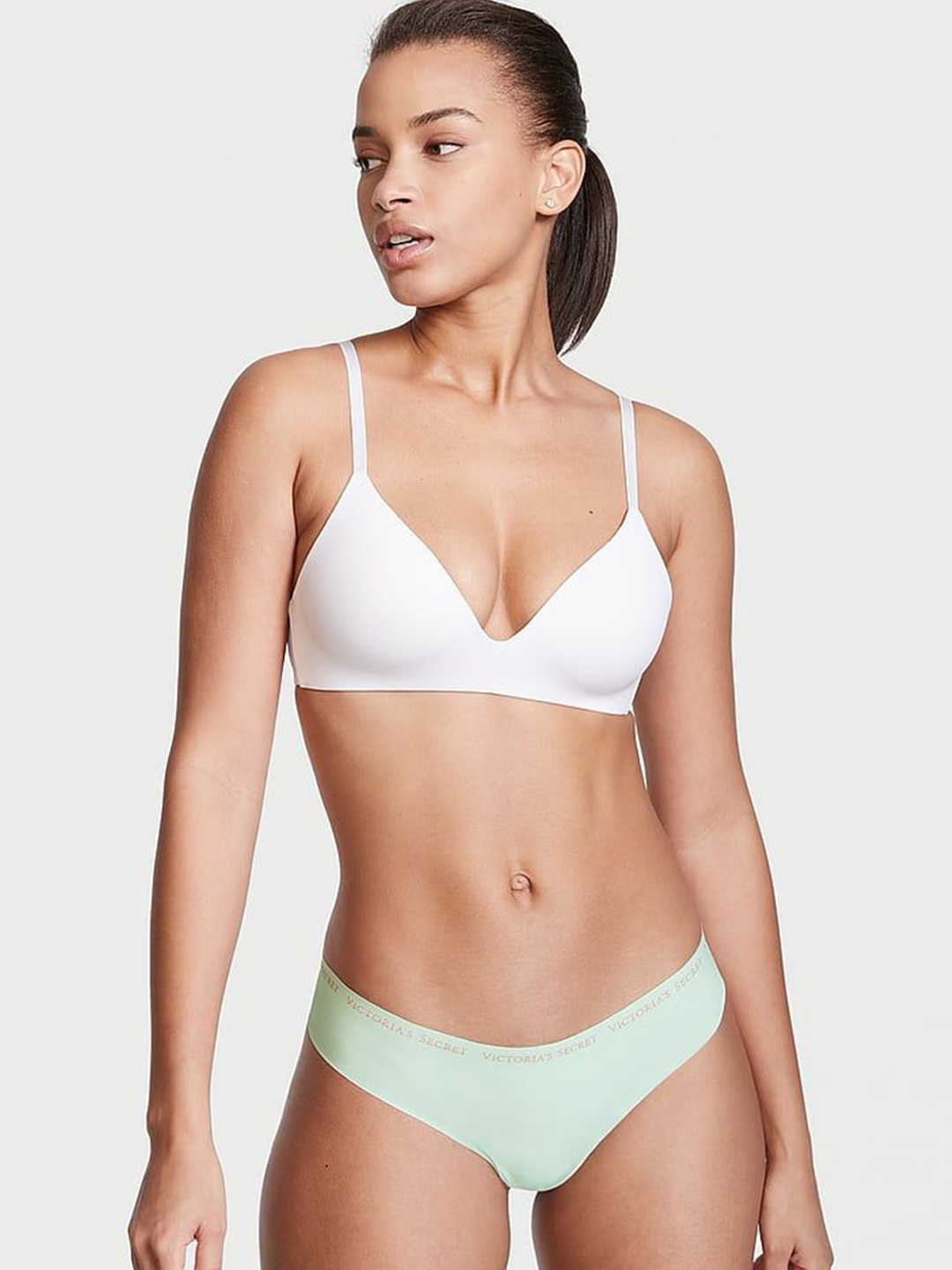 

Victoria's Secret Logo Waist Seamless Low Rise Thong Briefs 111924575J6O, Green