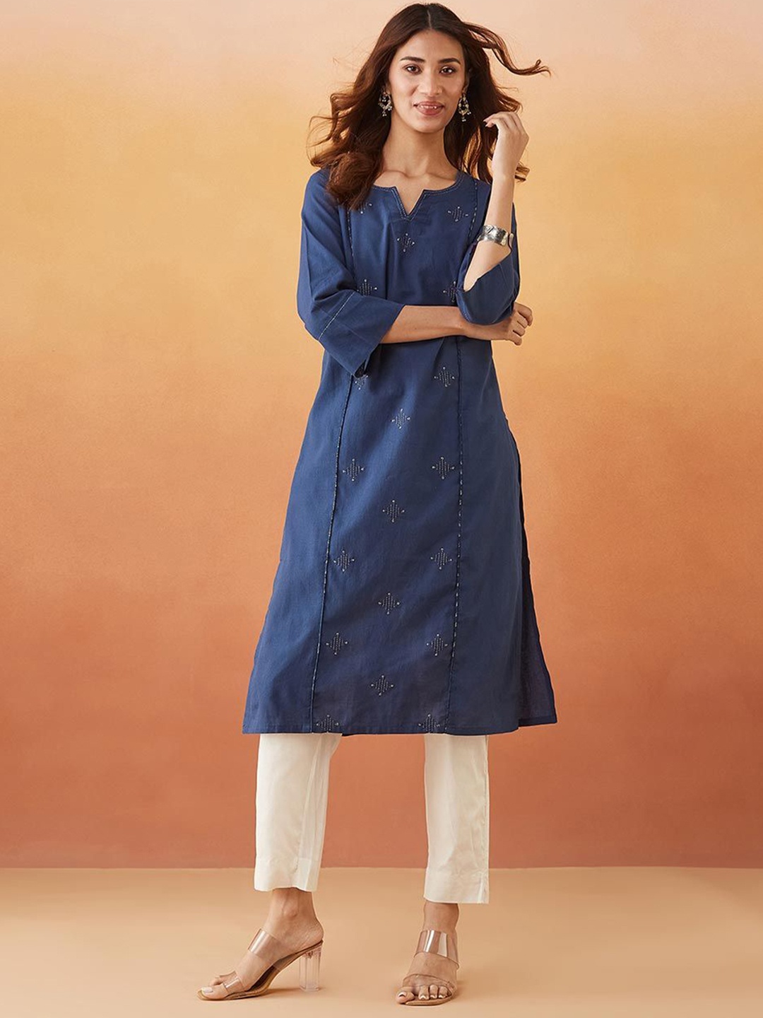 

Fabindia Women Geometric Embroidered Thread Work Kurta, Blue