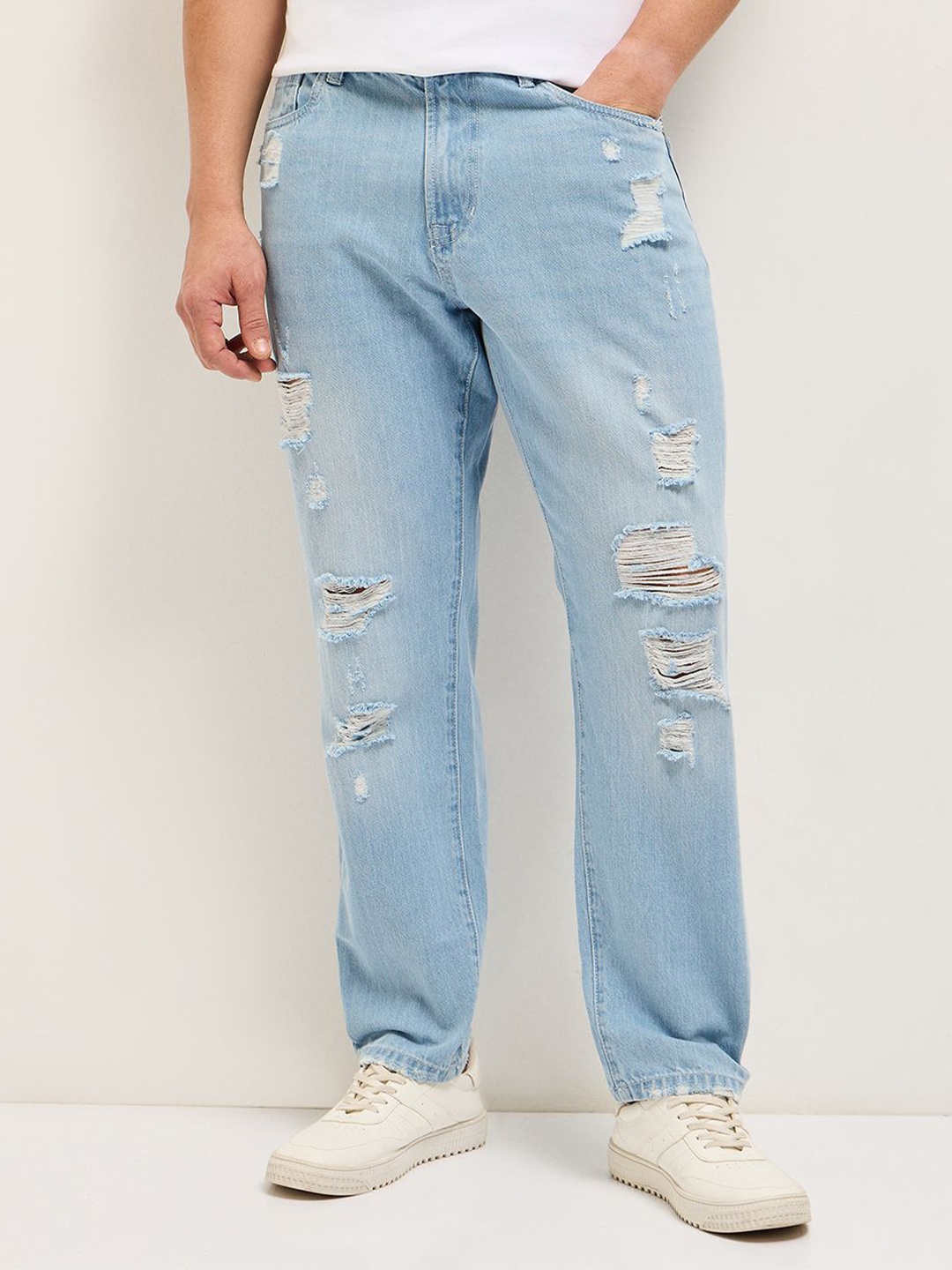 

THE BEAR HOUSE Men Relaxed Fit Light Fade Highly Distressed Jeans, Blue