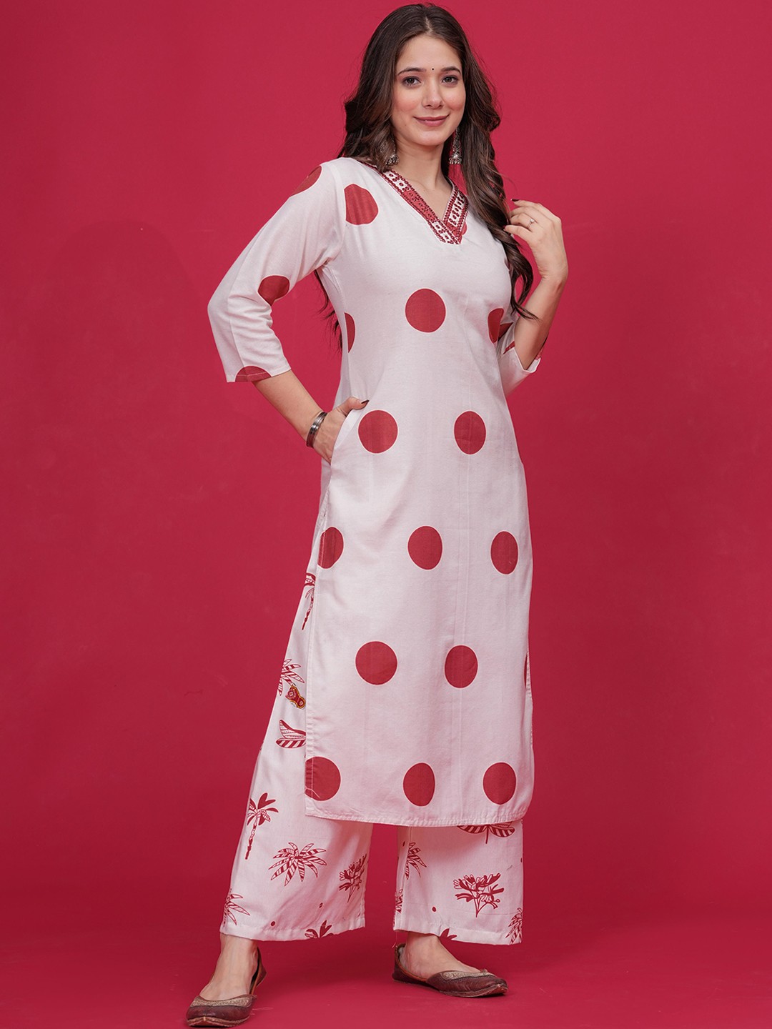 

HEARTLOOM Women Printed Regular Mirror Work Pure Cotton Kurta with Palazzos, Red