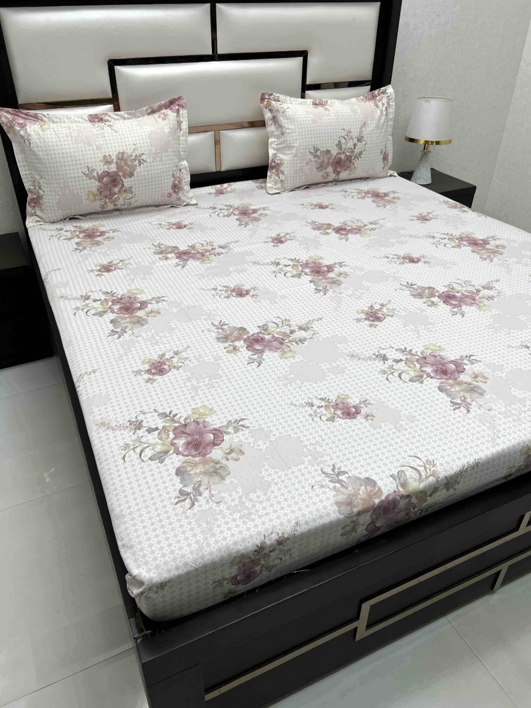 

Pure Decor Royal Passion Pink Printed Pure Cotton 250 TC Queen Bedsheet Set 2.54 x 2.26 m