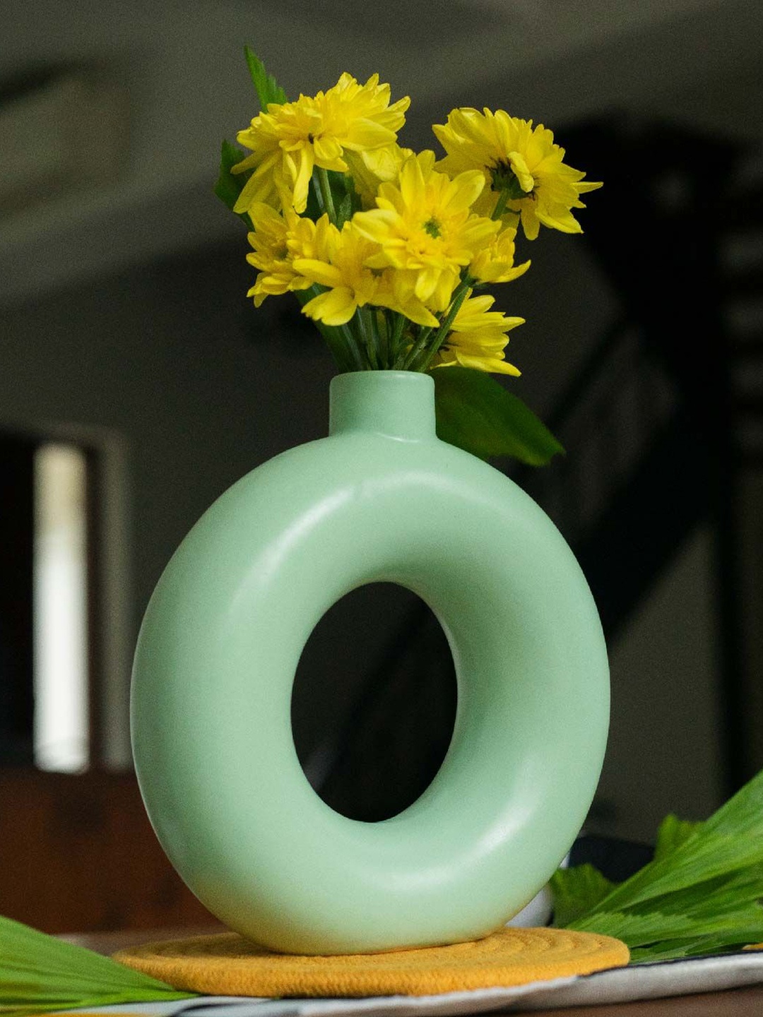 

10club Pista-Green Ceramic Donut Vase, Lavender