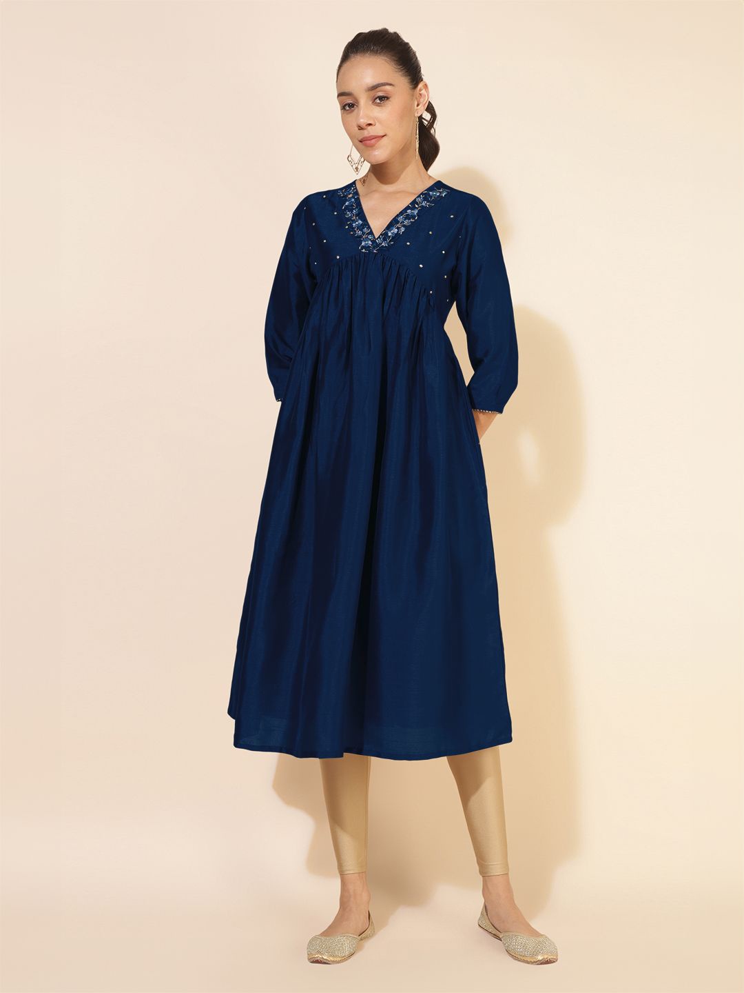 

Janasya Women Embroidered Kurta, Blue