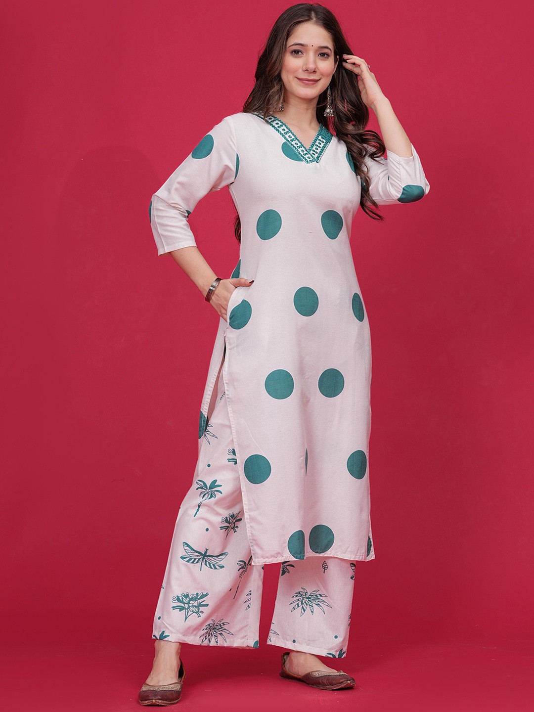 

HEARTLOOM Women Floral Printed Regular Mirror Work Pure Cotton Kurta with Palazzos, Turquoise blue