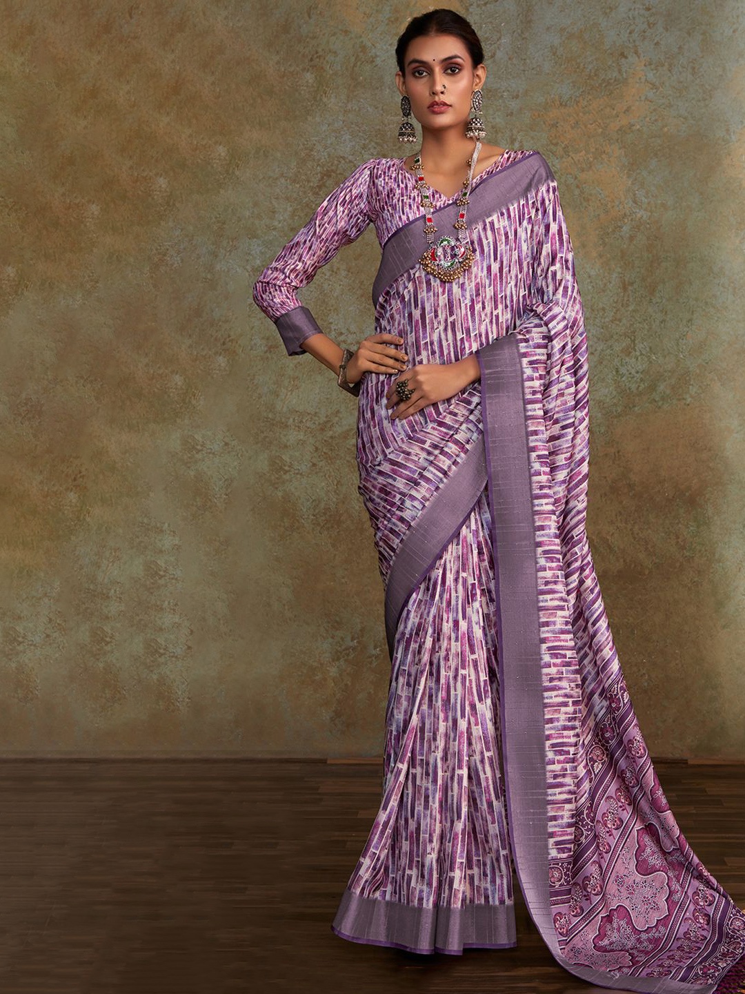 

Satrani Sequinned Pure Silk Sungudi Saree, Purple